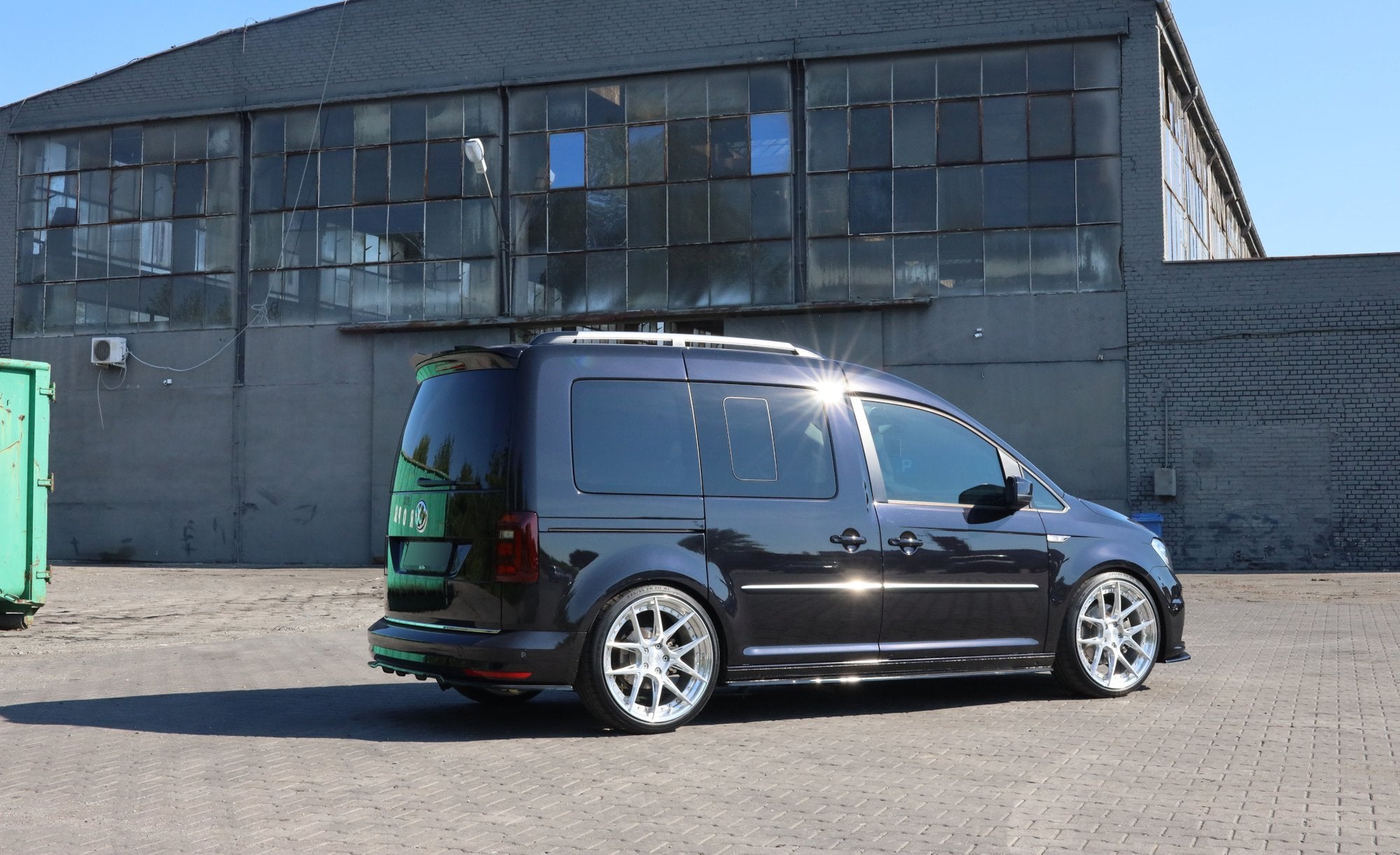 Side-Skirts-Diffusers-Volkswagen-Caddy-MK.-4---Gloss-Black