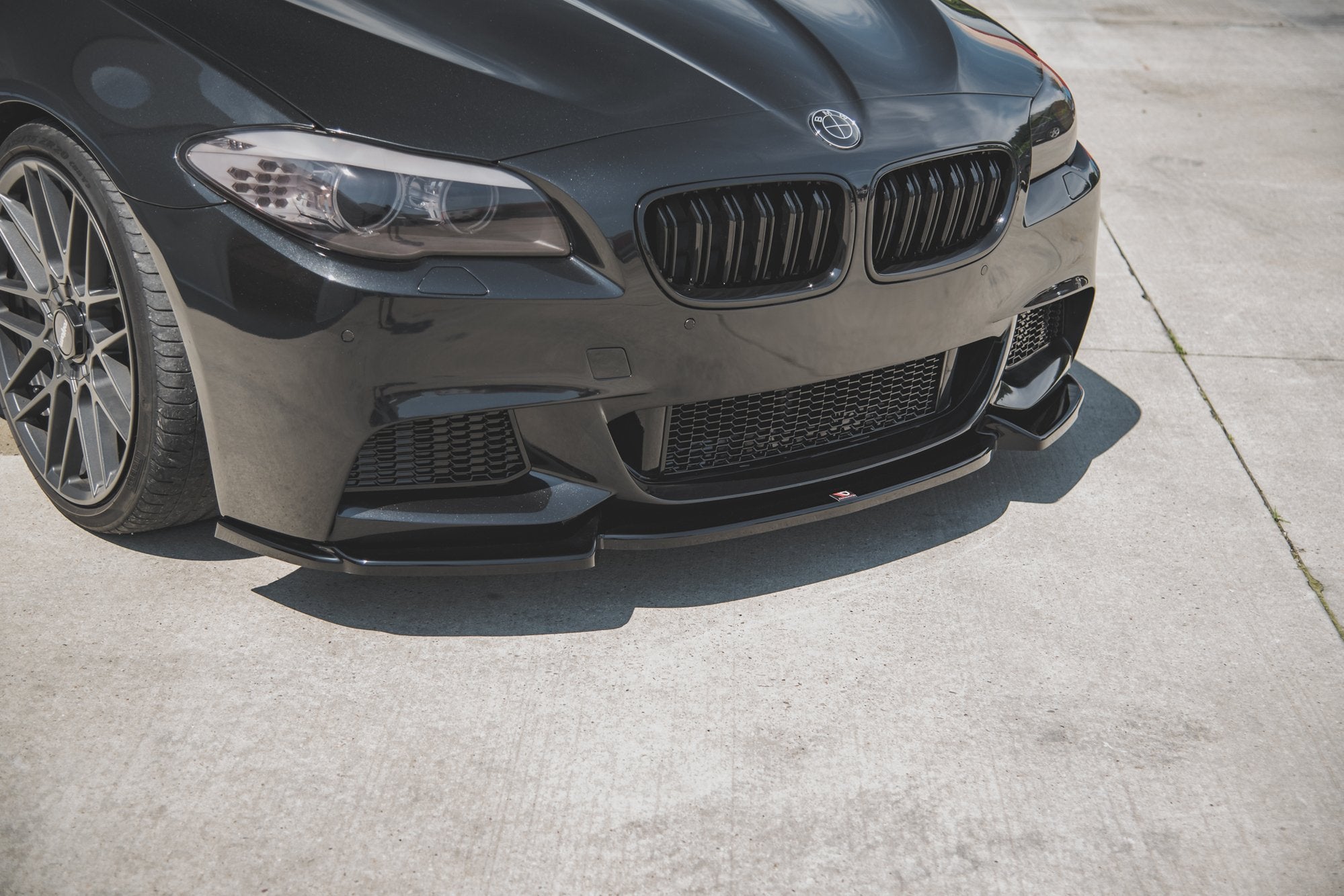 Front-Splitter-V.3-For-BMW-5-F10/F11-M-Pack---Gloss-Black