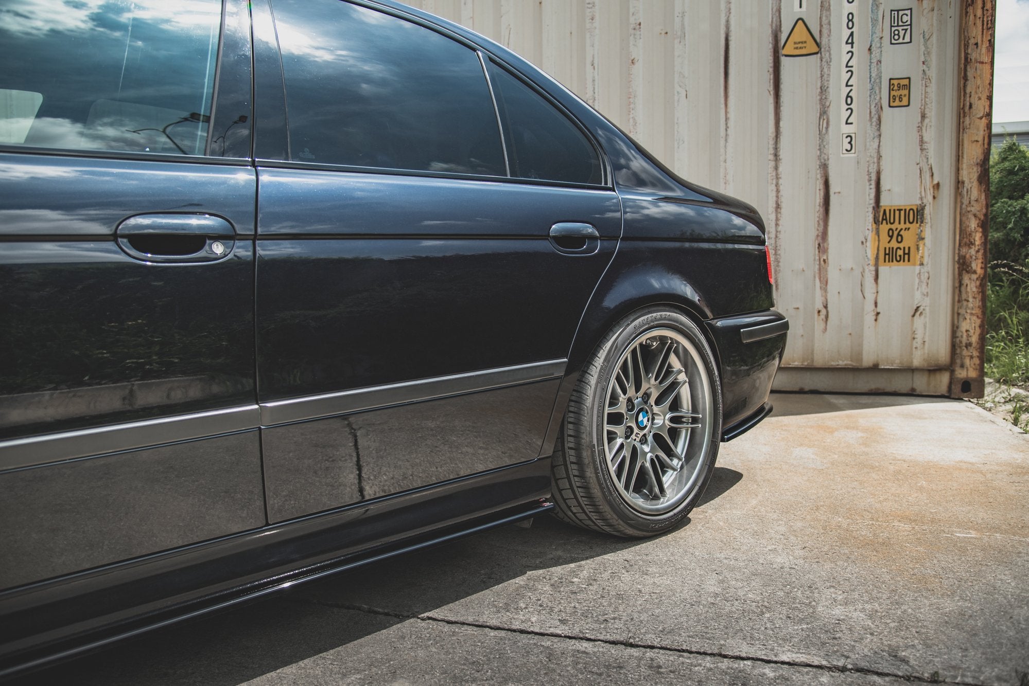 Side-Skirts-Diffusers-BMW-M5-E39---Gloss-Black