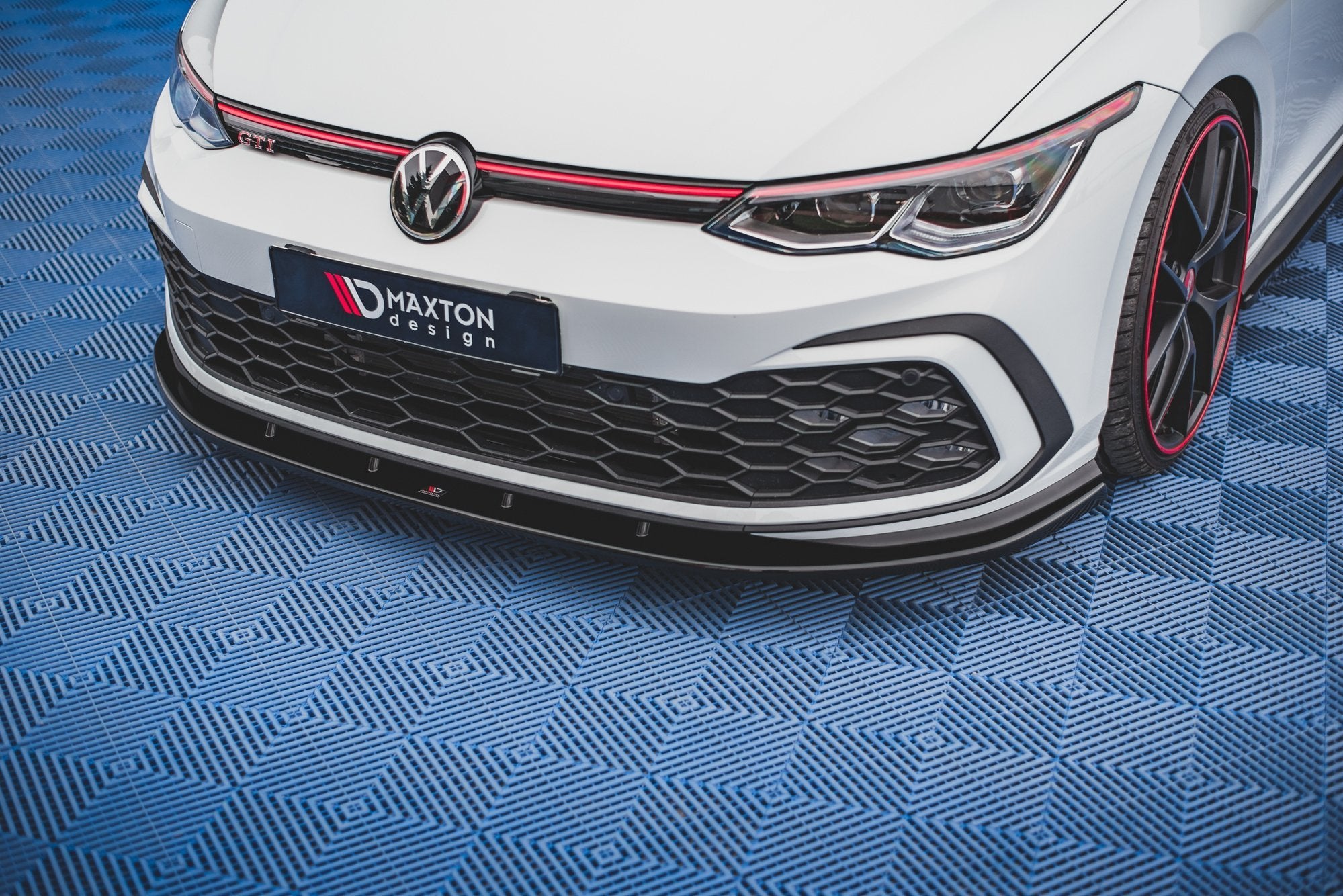 Front-Splitter-Volkswagen-Golf-8-GTi---Gloss-Black