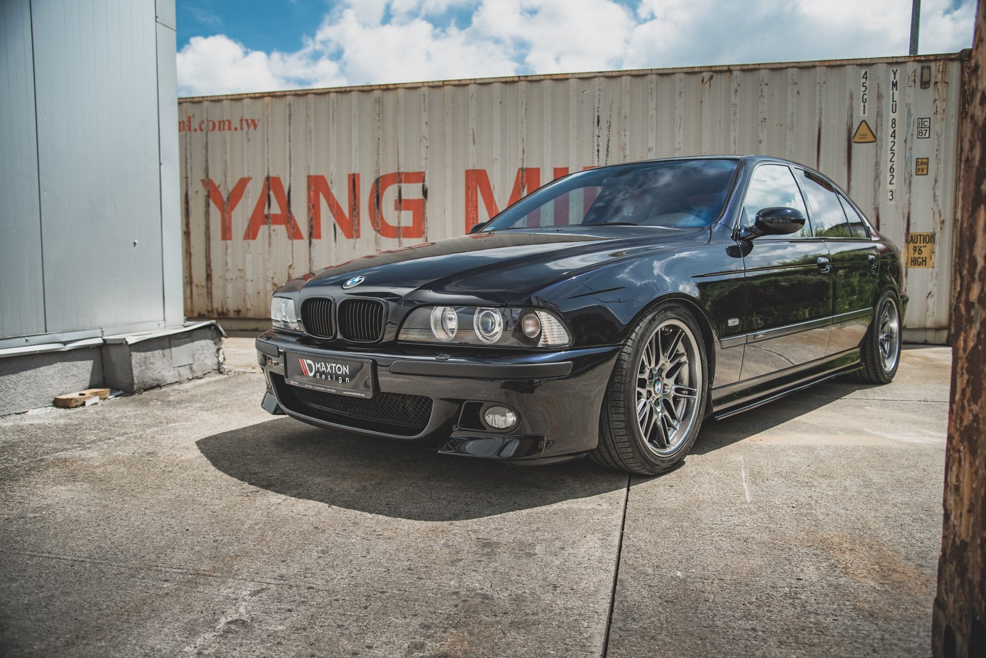 Front-Side-Splitters-BMW-M5-E39---Gloss-Black