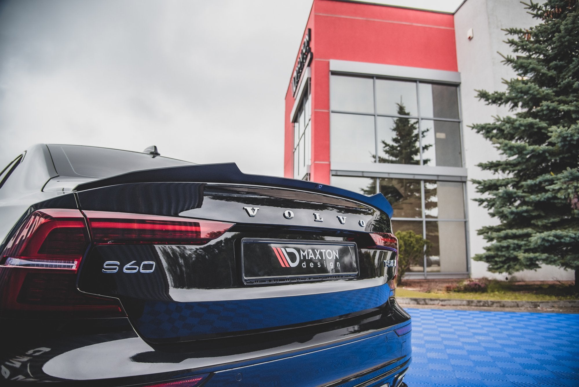 Spoiler-Cap-Volvo-S60-R-Design-MK3---Textured