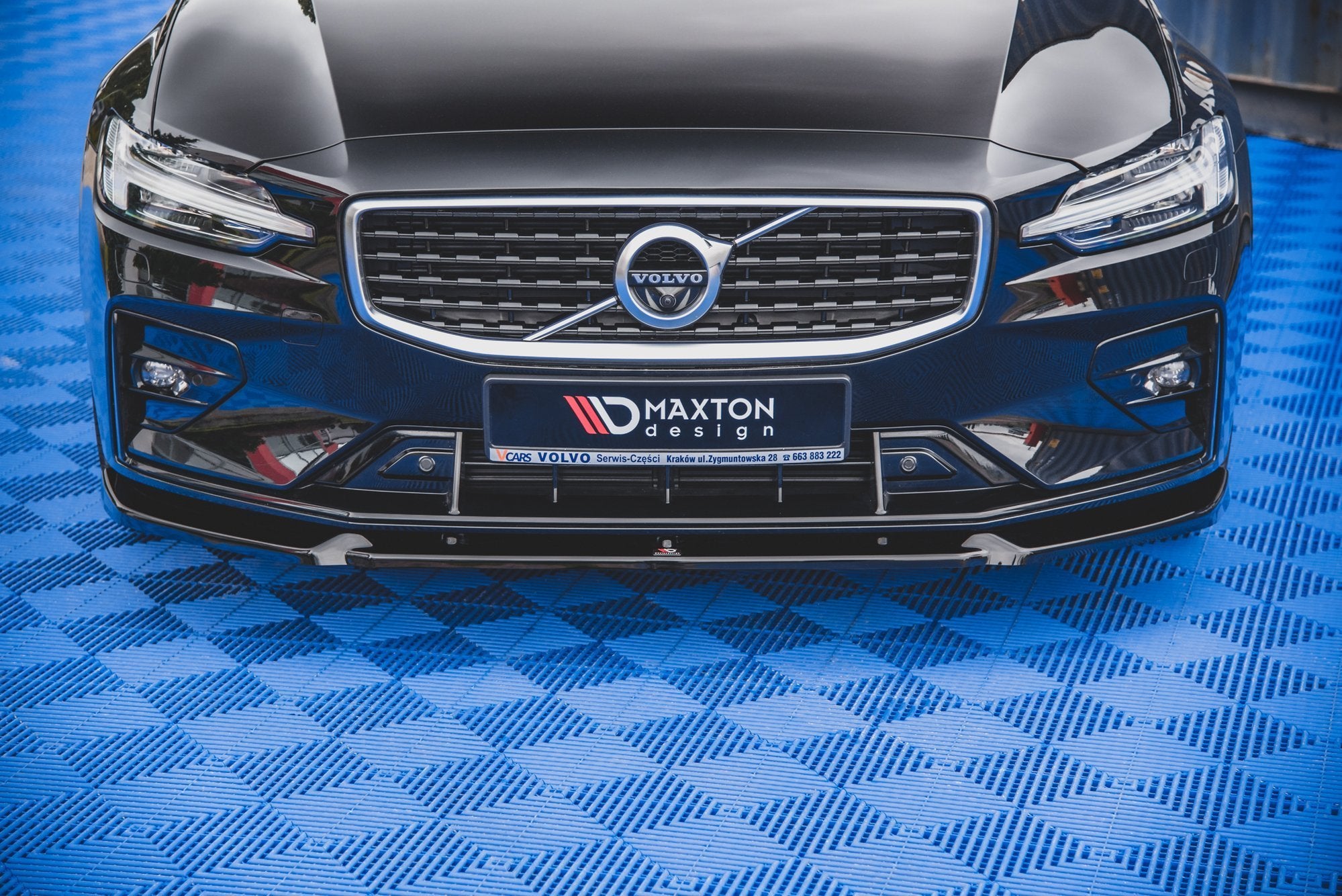 Front-Splitter-V.1-Volvo-S60/V60-R-Design-MK3---Gloss-Black