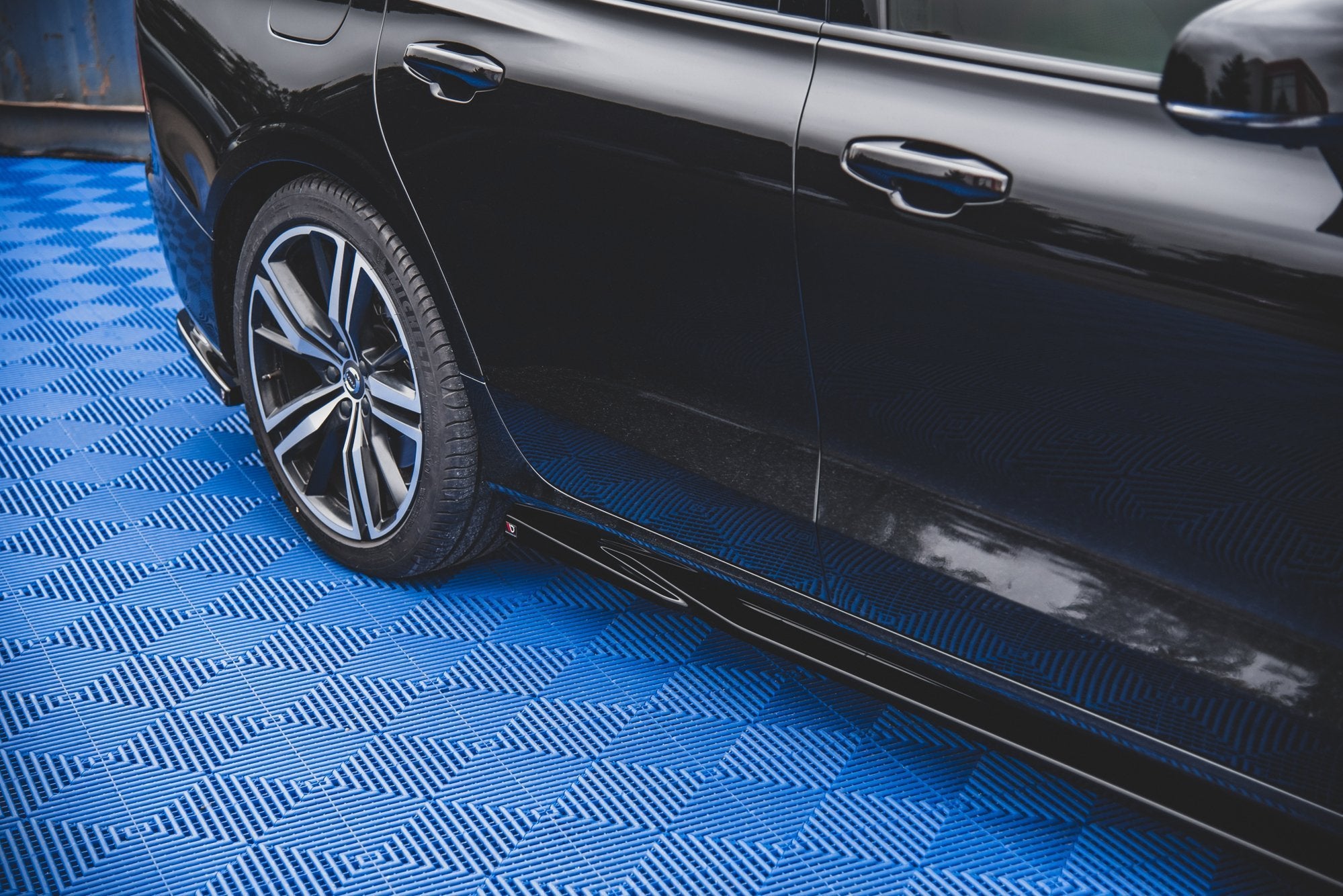 Side-Skirts-Diffusers-V.1-Volvo-S60/V60-R-Design-MK3-GB