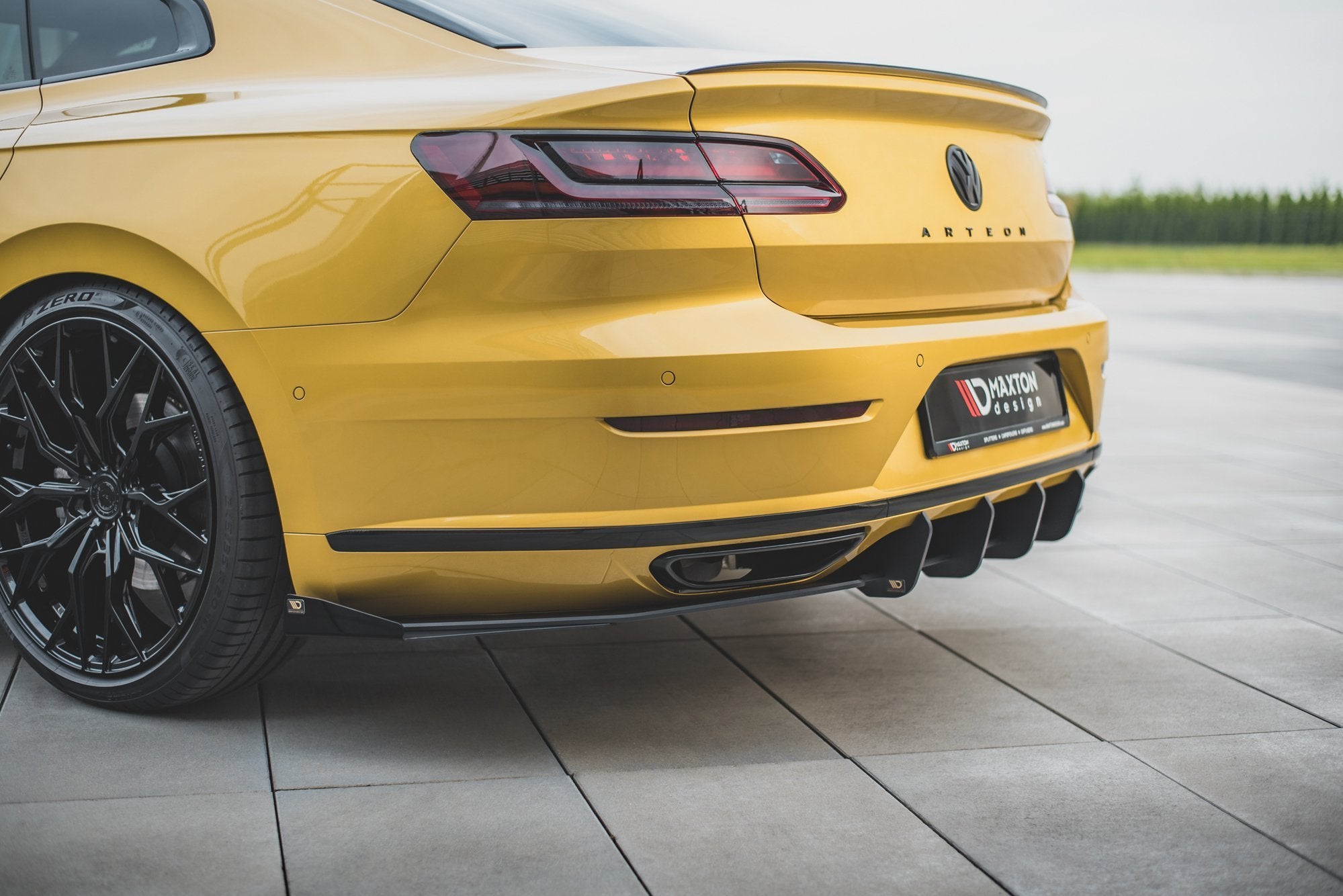 Rear-Side-Flaps-Volkswagen-Arteon-R-Line---Gloss-Black