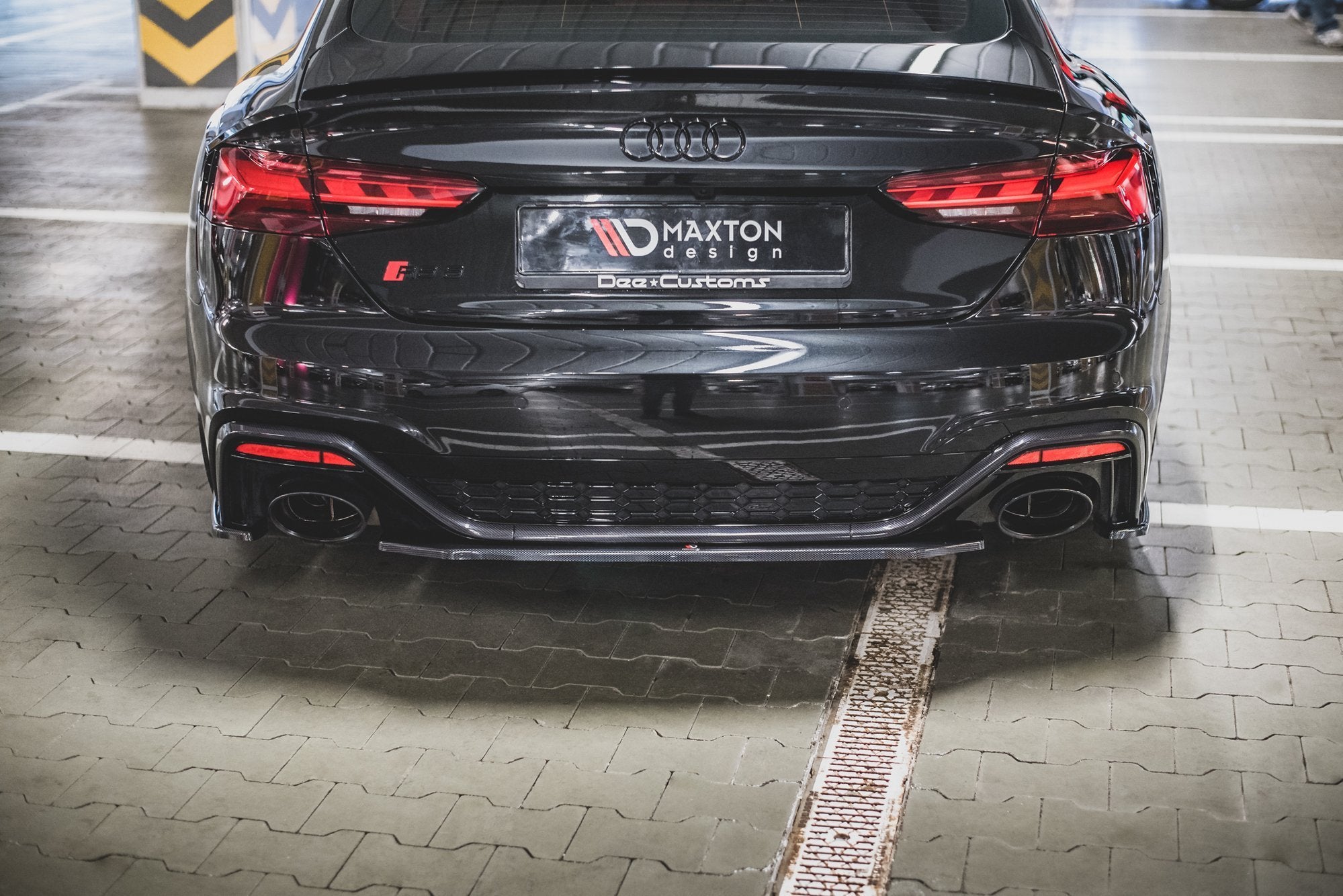 Central-Rear-Splitter-Audi-RS5-F5-Facelift---Gloss-Black