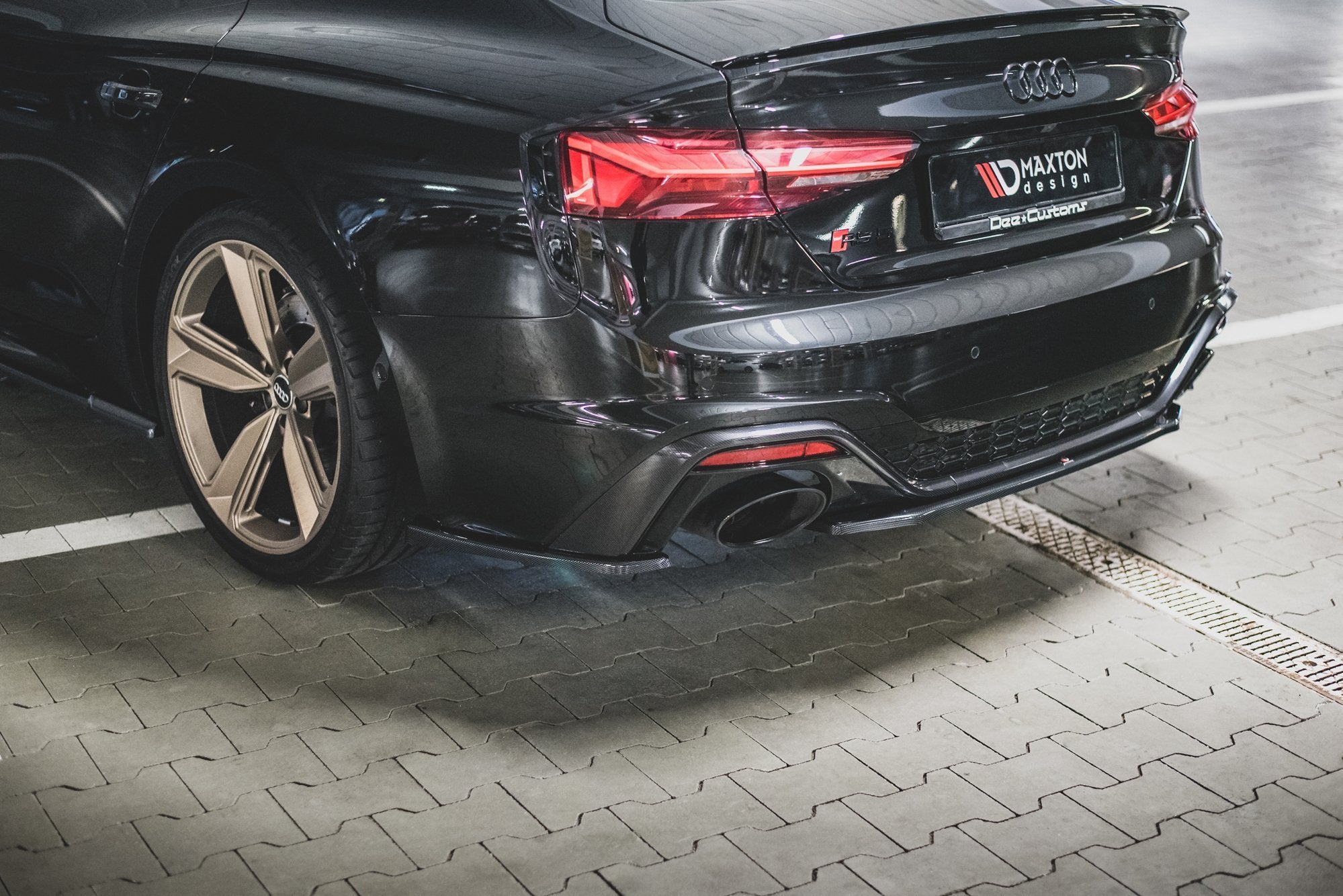 Central-Rear-Splitter-Audi-RS5-F5-Facelift---Gloss-Black