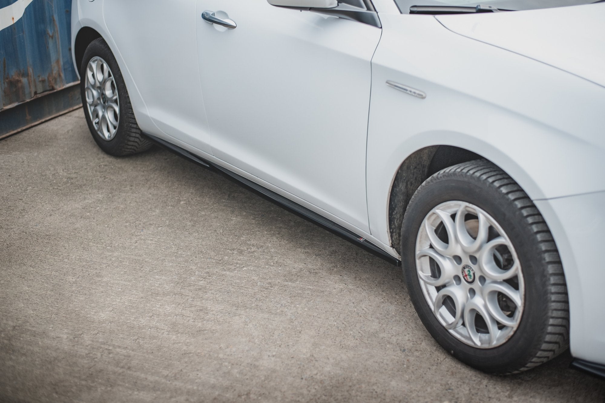 Side-Skirts-Diffusers-Alfa-Romeo-Giulietta-Facelift-GB