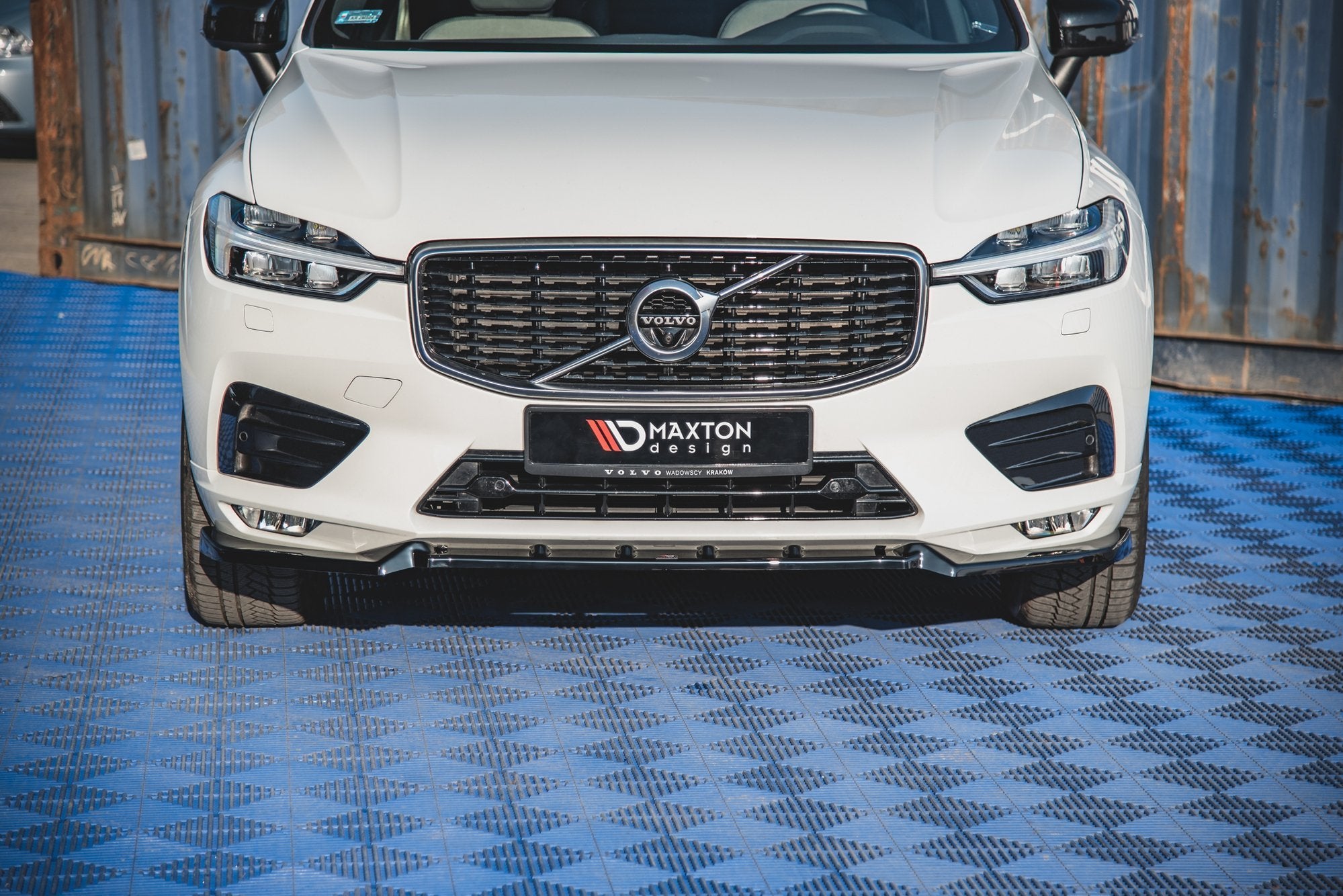Front-Splitter-V.2-Volvo-XC60-MK2-R-Design---Gloss-Black
