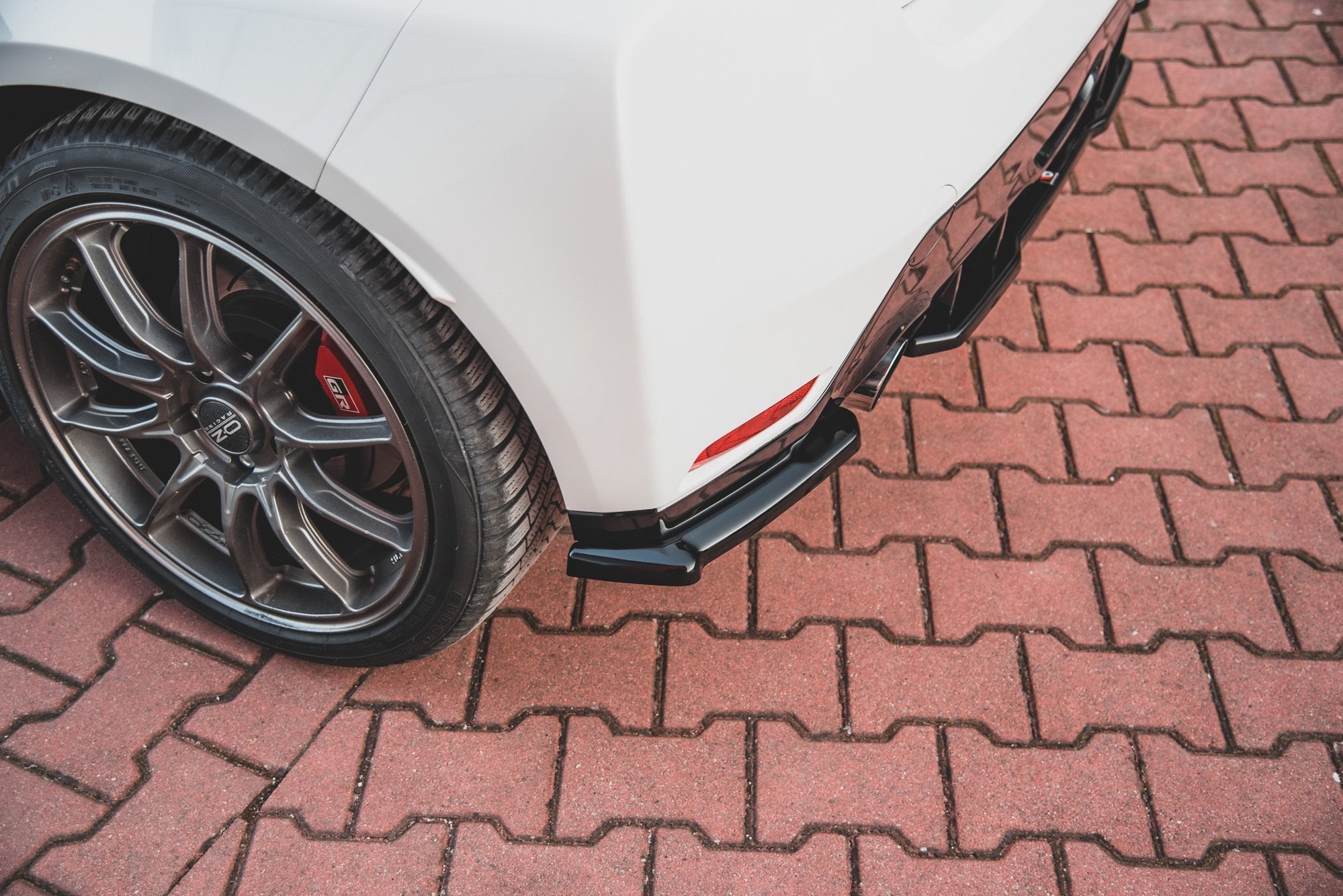 Rear-Side-Splitters-V.1-Toyota-Gr-Yaris-MK4---Gloss-Black