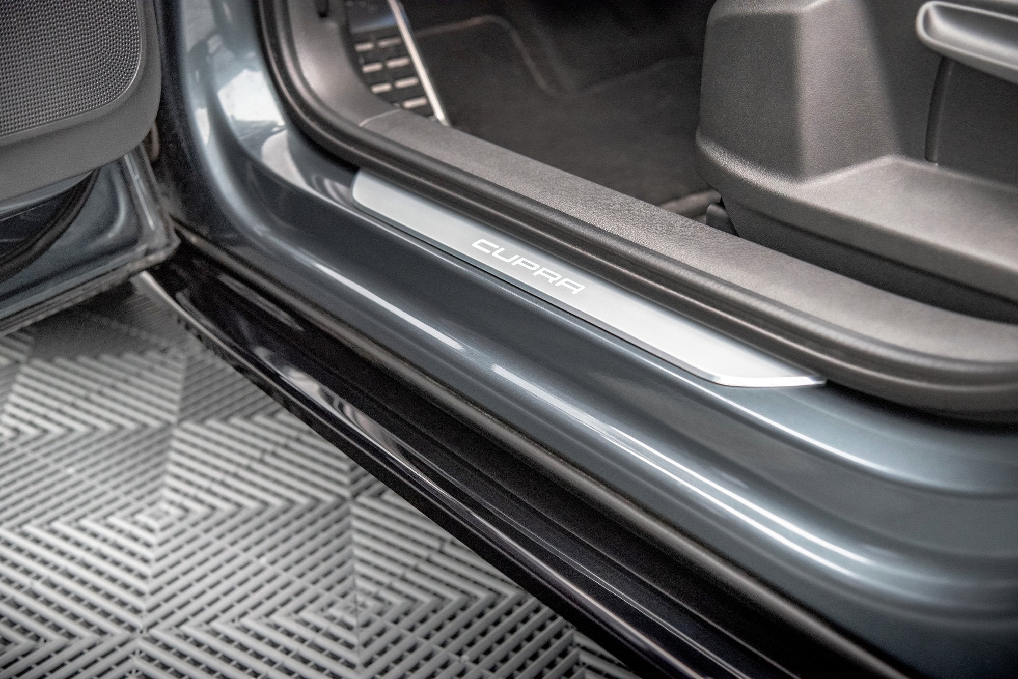 Side-Skirts-Diffusers-Cupra-Ateca---Gloss-Black