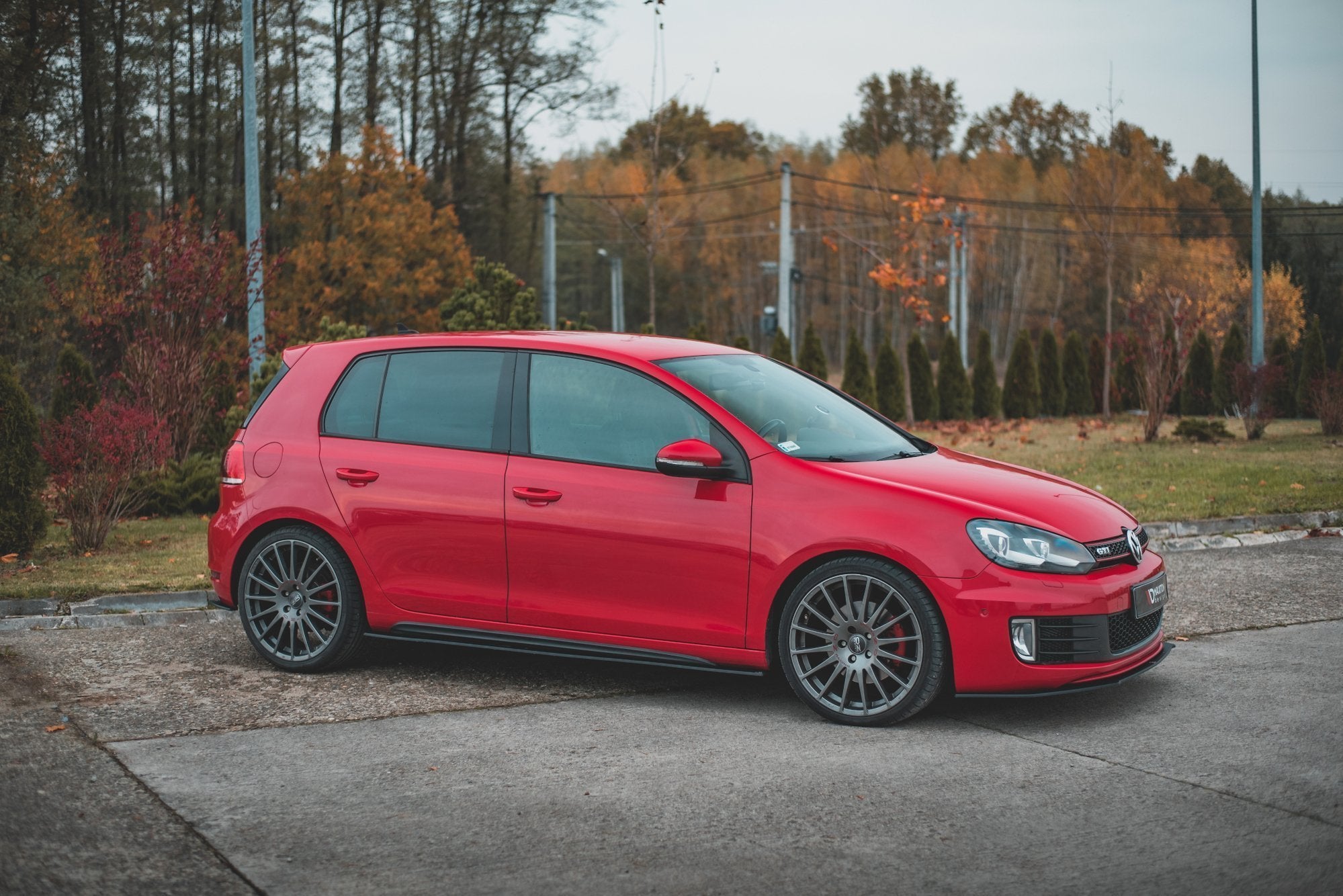 Side-Skirts-Diffusers-Volkswagen-Golf-GTi-MK6-Red-Line