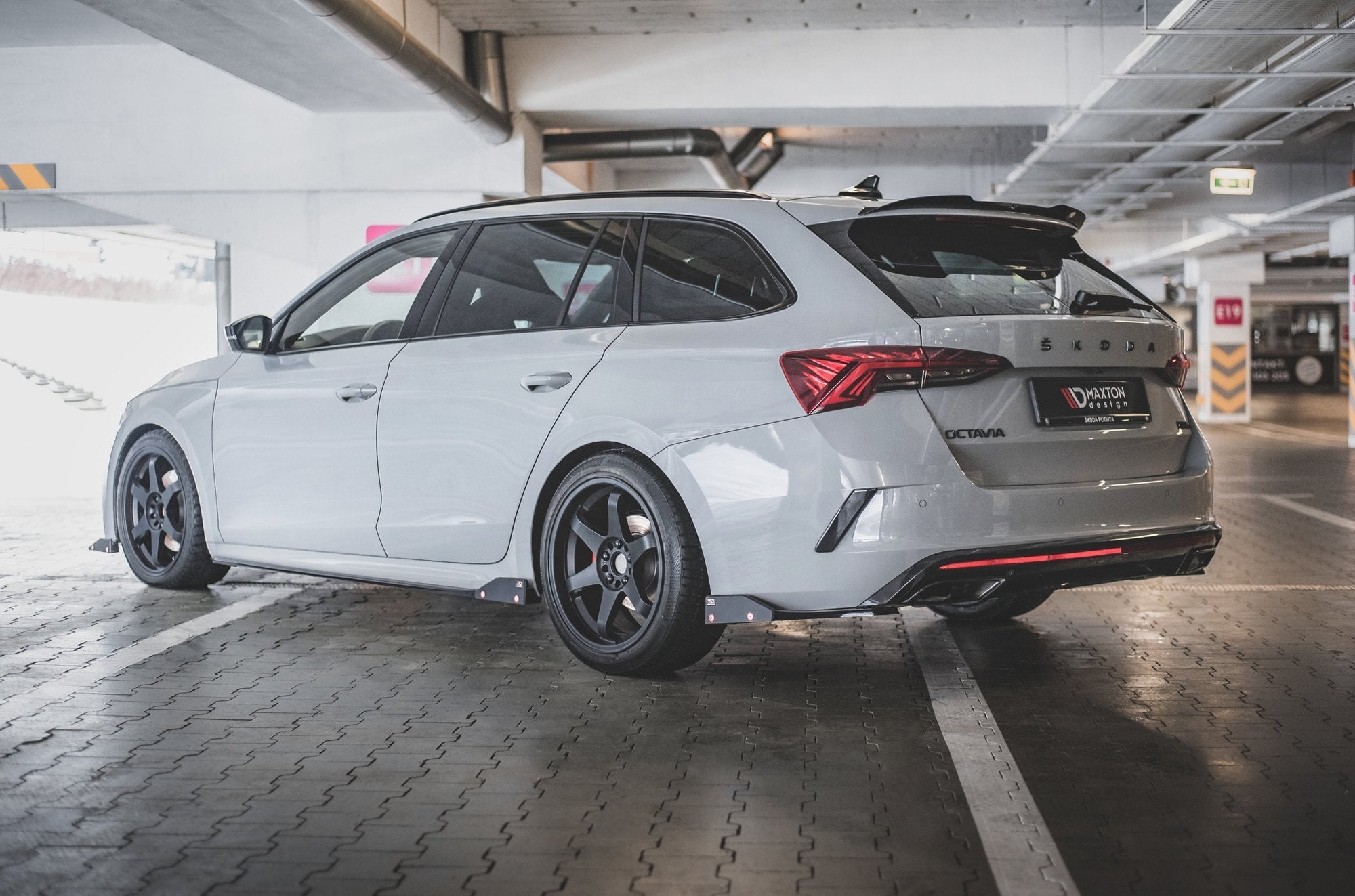 Side-Skirts-Diffusers-+-Flaps-V.2-Skoda-Octavia-RS-MK4-NP