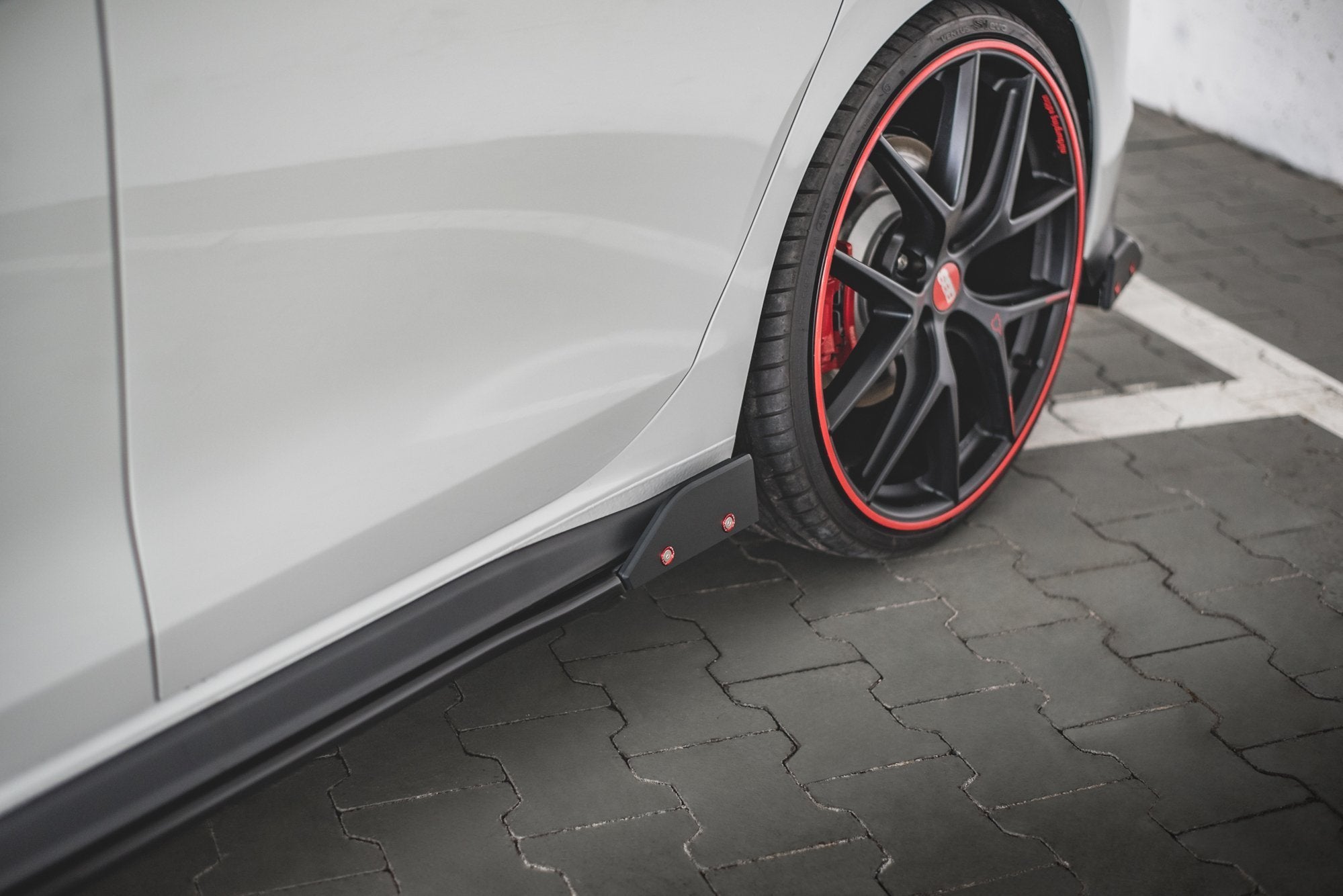 Side-Skirts-Diffusers+Flaps-V.2-VW-Golf-8-GTi/GTi-Clubsport-