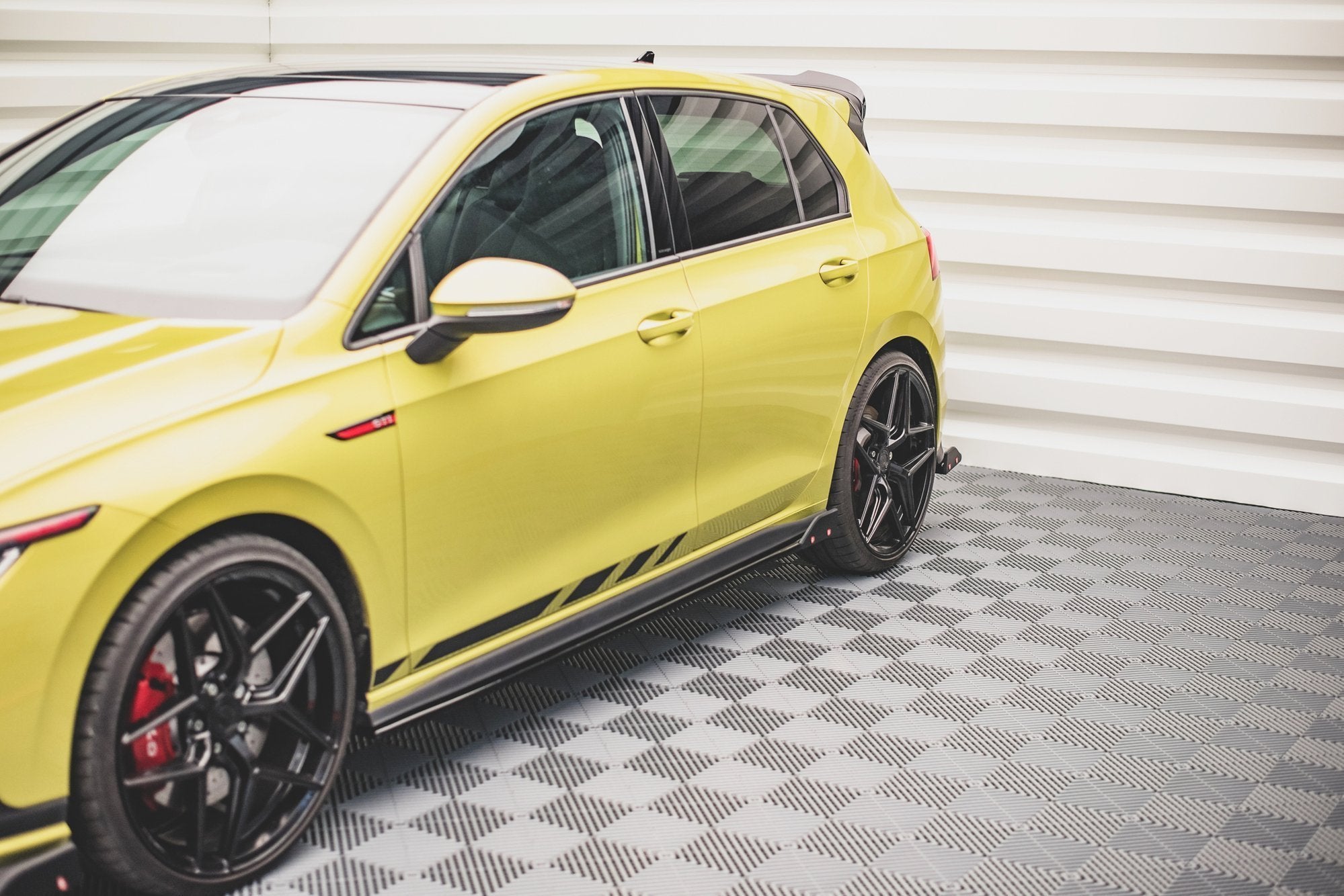 Side-Skirts-Diffusers+Flaps-V.2-VW-Golf-8-GTi/GTi-Clubsport-