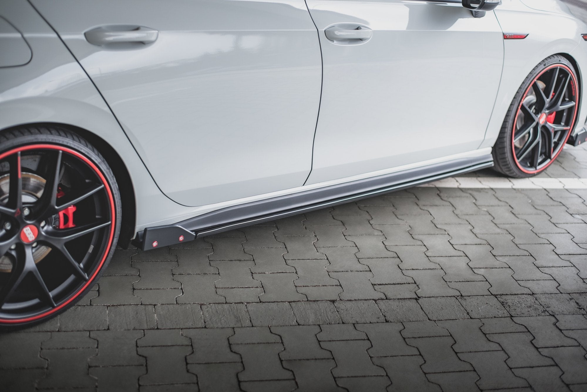 Side-Skirts-Diffusers+Flaps-V.2-VW-Golf-8-GTi/GTi-Clubsport-