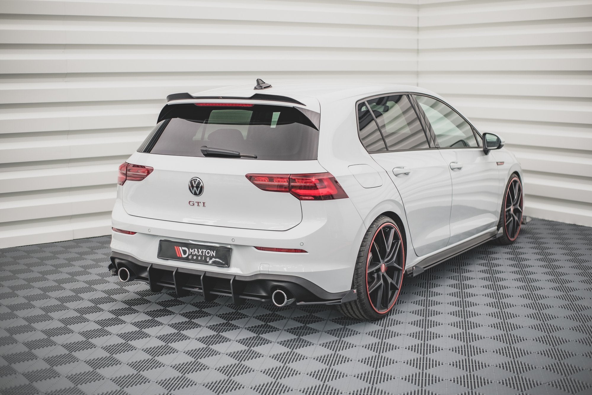 Rear-Side-Flaps-Volkswagen-Golf-8-GTi---Gloss-Black