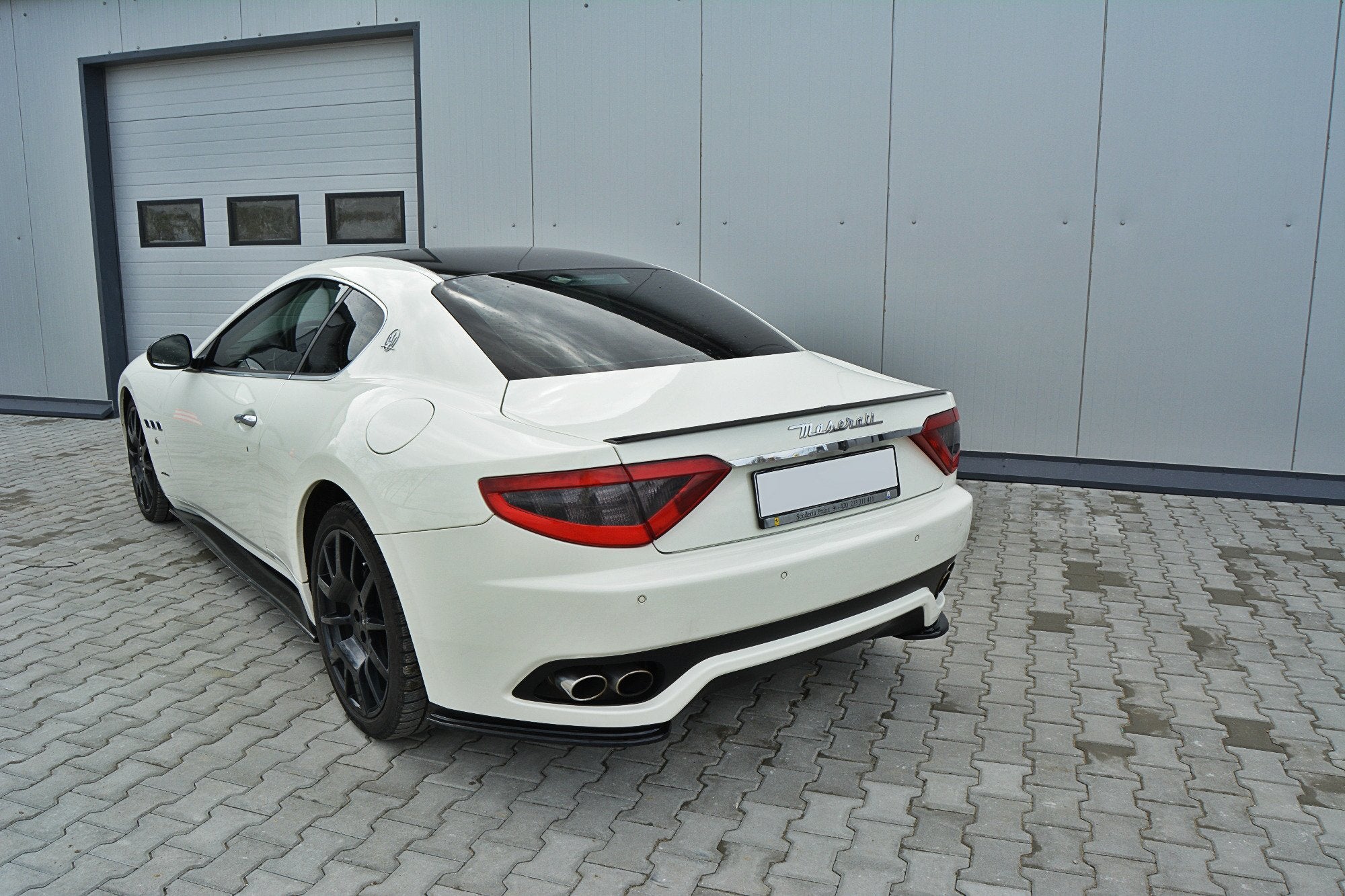 Spoiler-Cap-Maserati-Granturismo-2007-2011---Gloss-Black