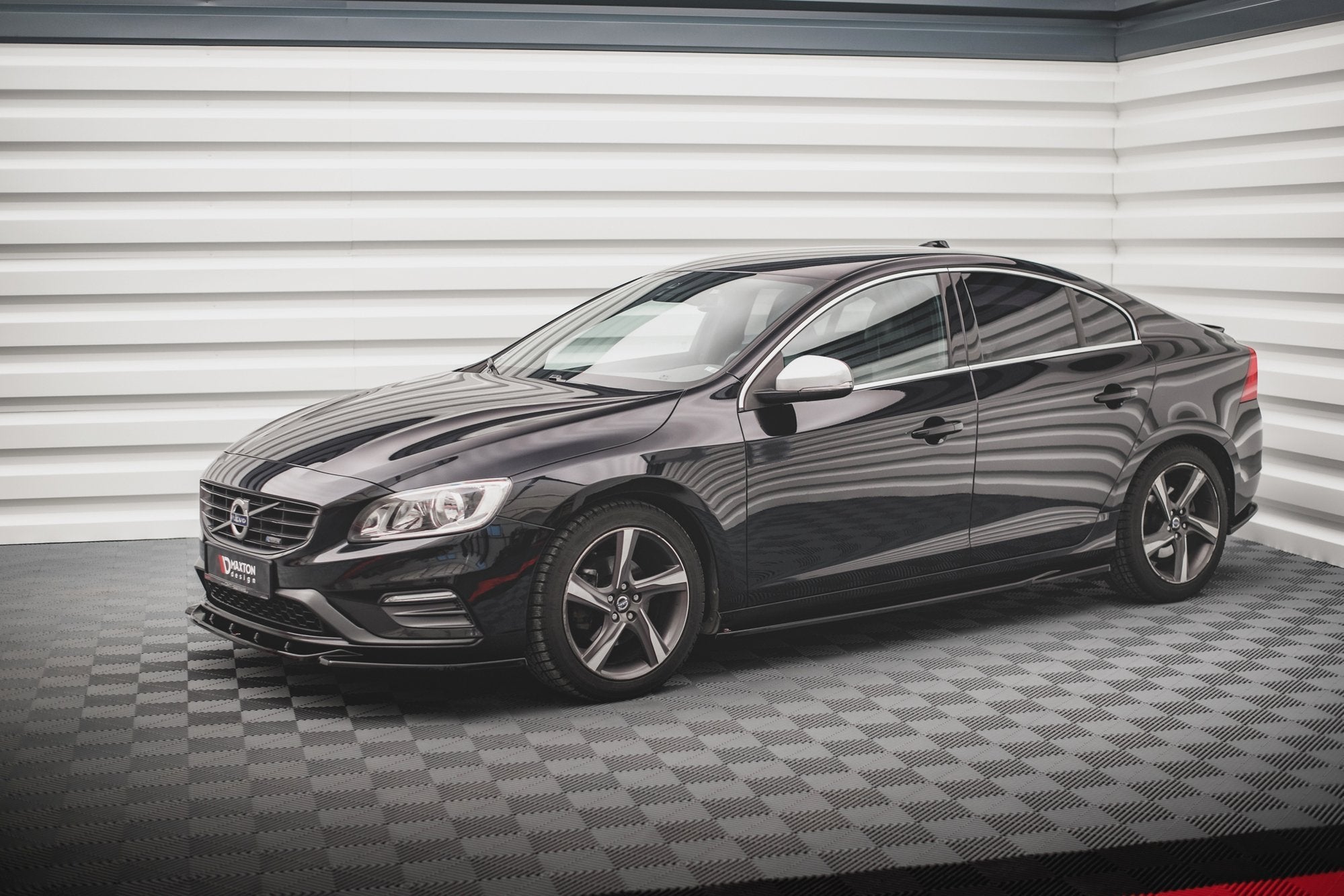 Side-Skirts-Diffusers-Volvo-S60-R-Design-MK2---Gloss-Black