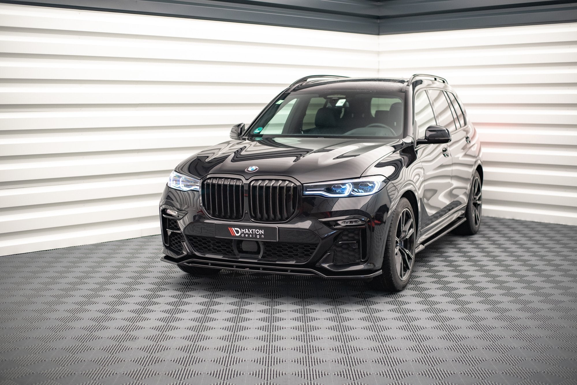 Front-Splitter-V.1-BMW-X7-M-G07---Gloss-Black