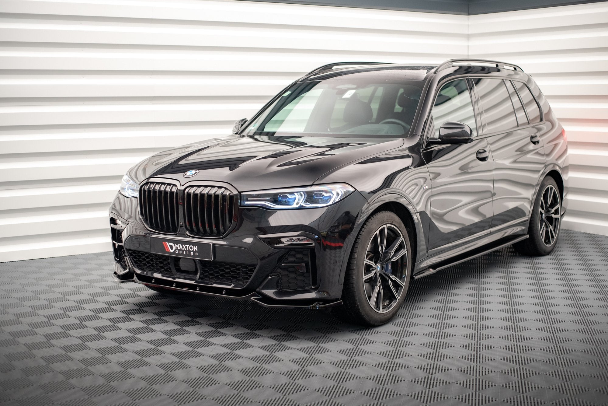 Front-Splitter-V.3-BMW-X7-M-G07---Gloss-Black