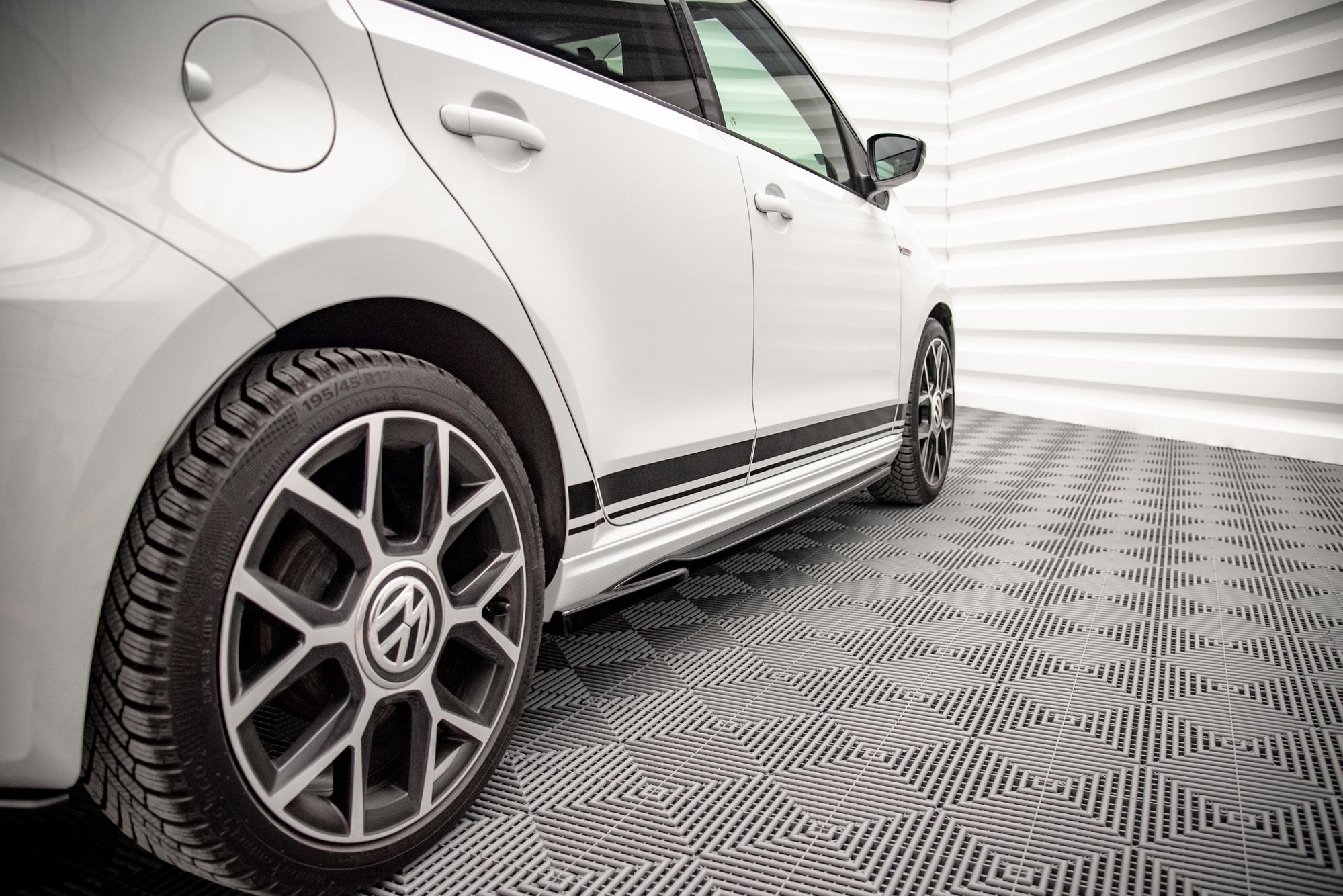 Side-Skirts-Diffusers-Volkswagen-Up-GTi---Gloss-Black