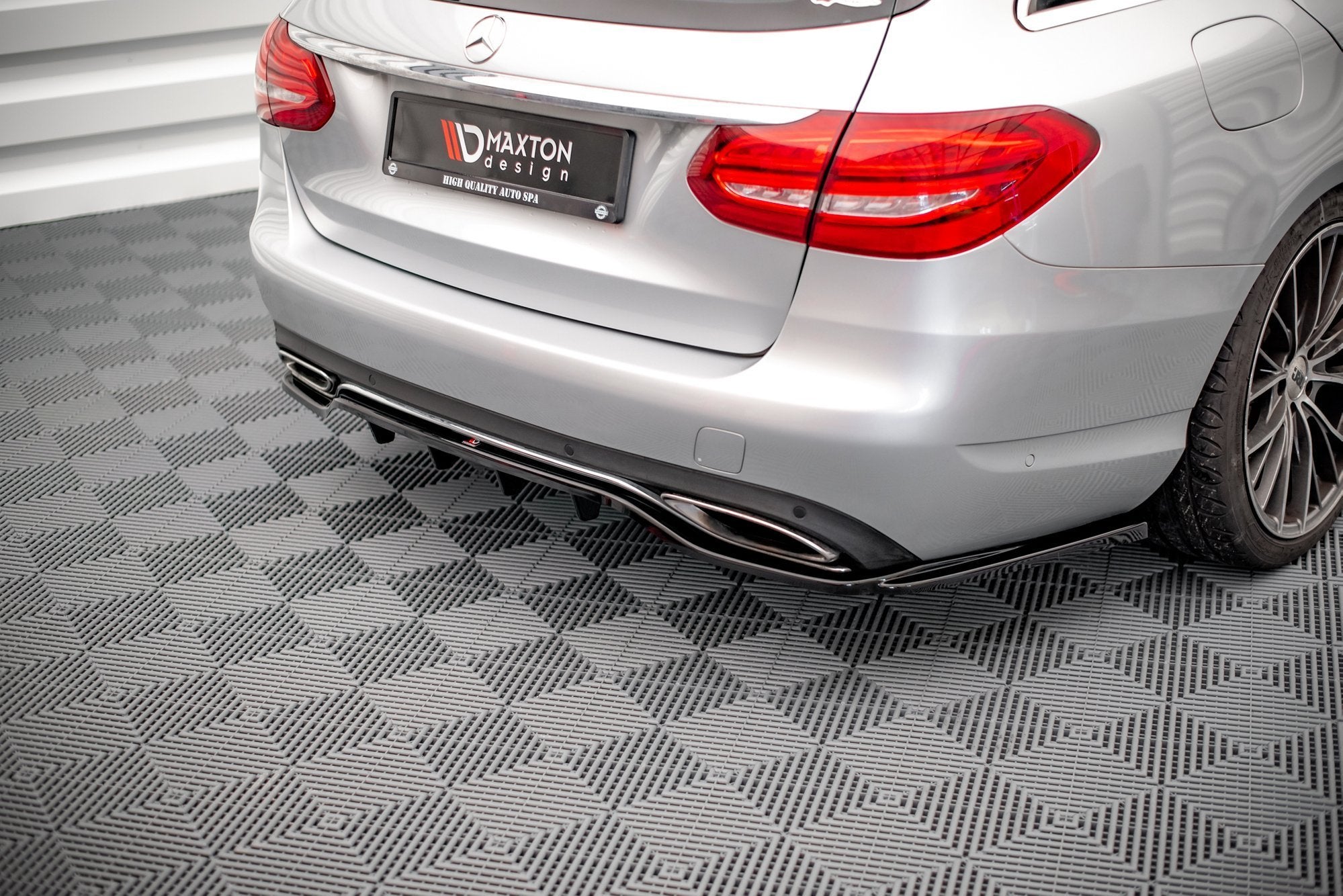 Central-Rear-Splitter-Mercedes-Benz-C-W205-GB