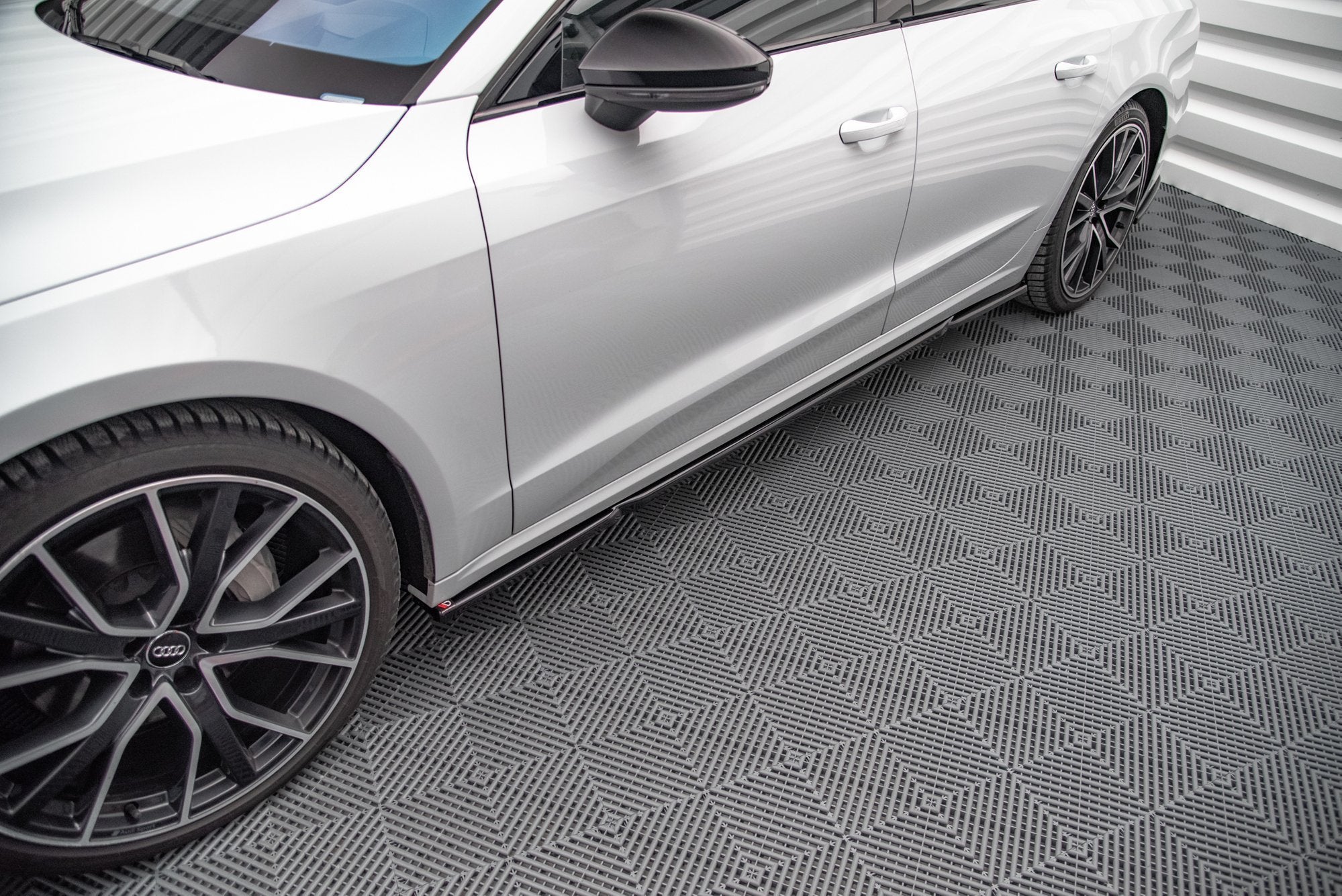 Side-Skirts-Diffusers-Audi-A7-C8---Gloss-Black