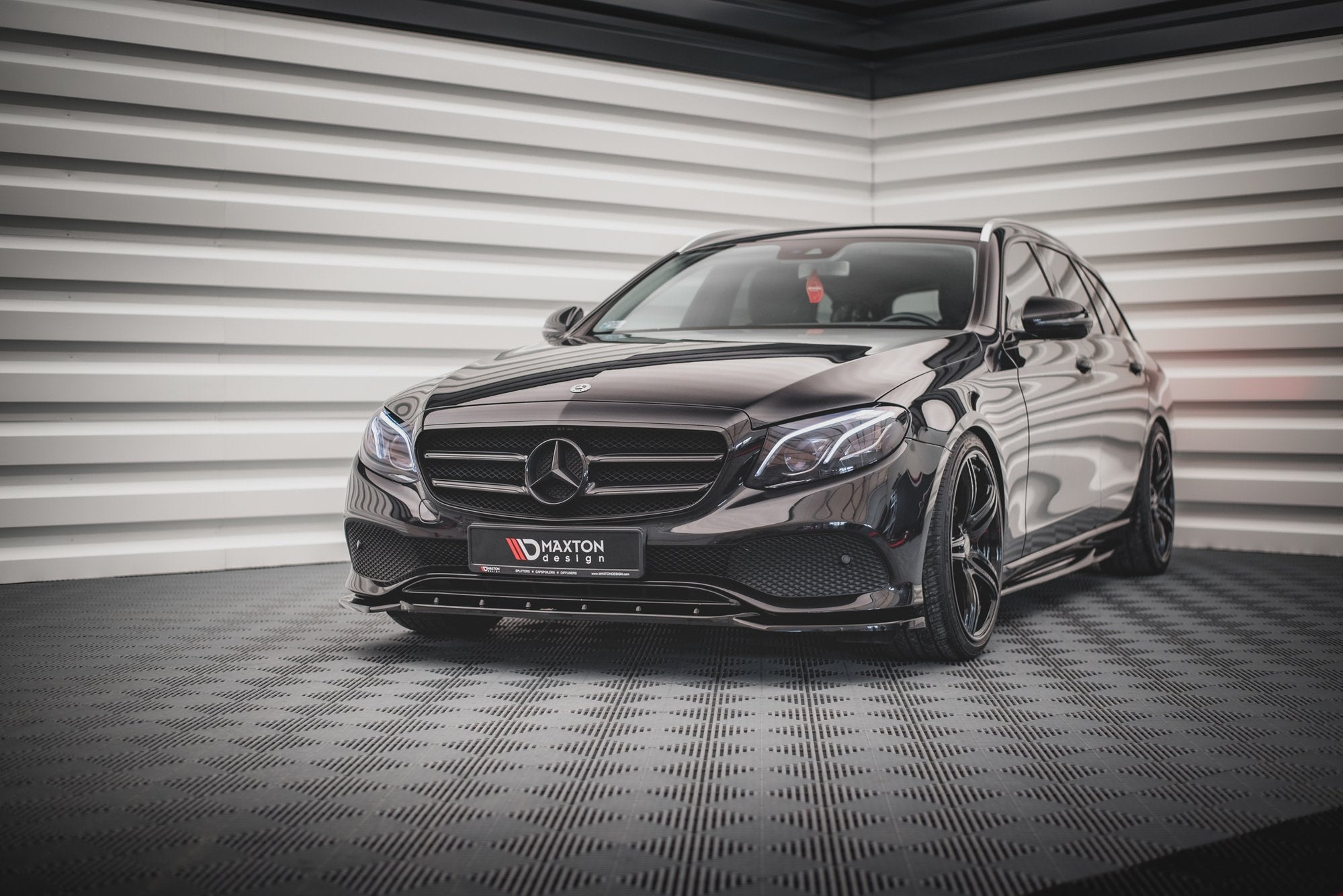 Front-Splitter-Mercedes-Benz-E-W213---Gloss-Black