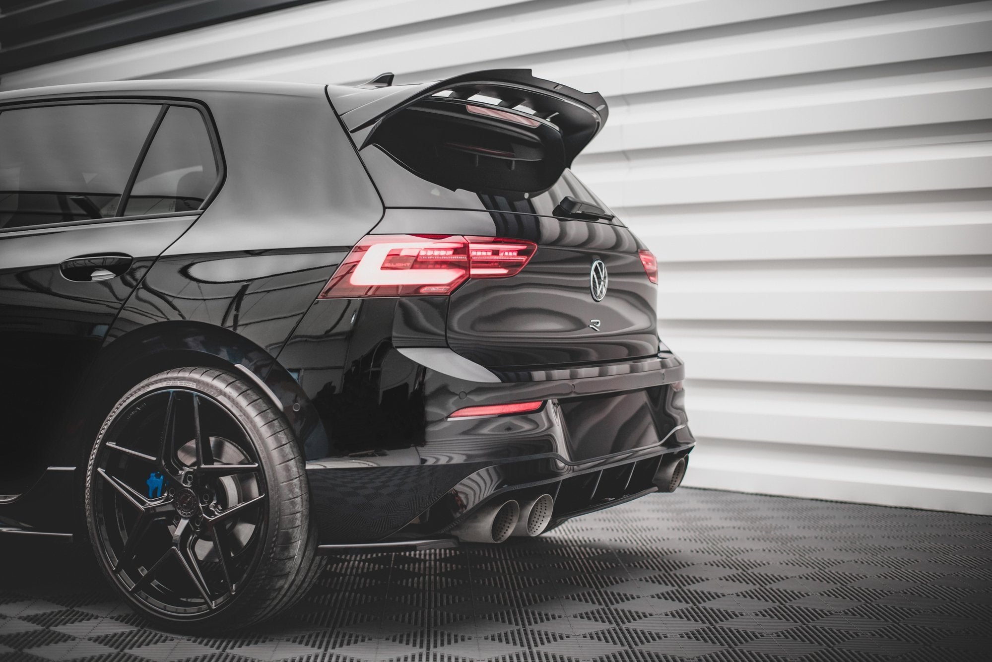 Spoiler-Cap-Volkswagen-Golf-R-MK8---Gloss-Black
