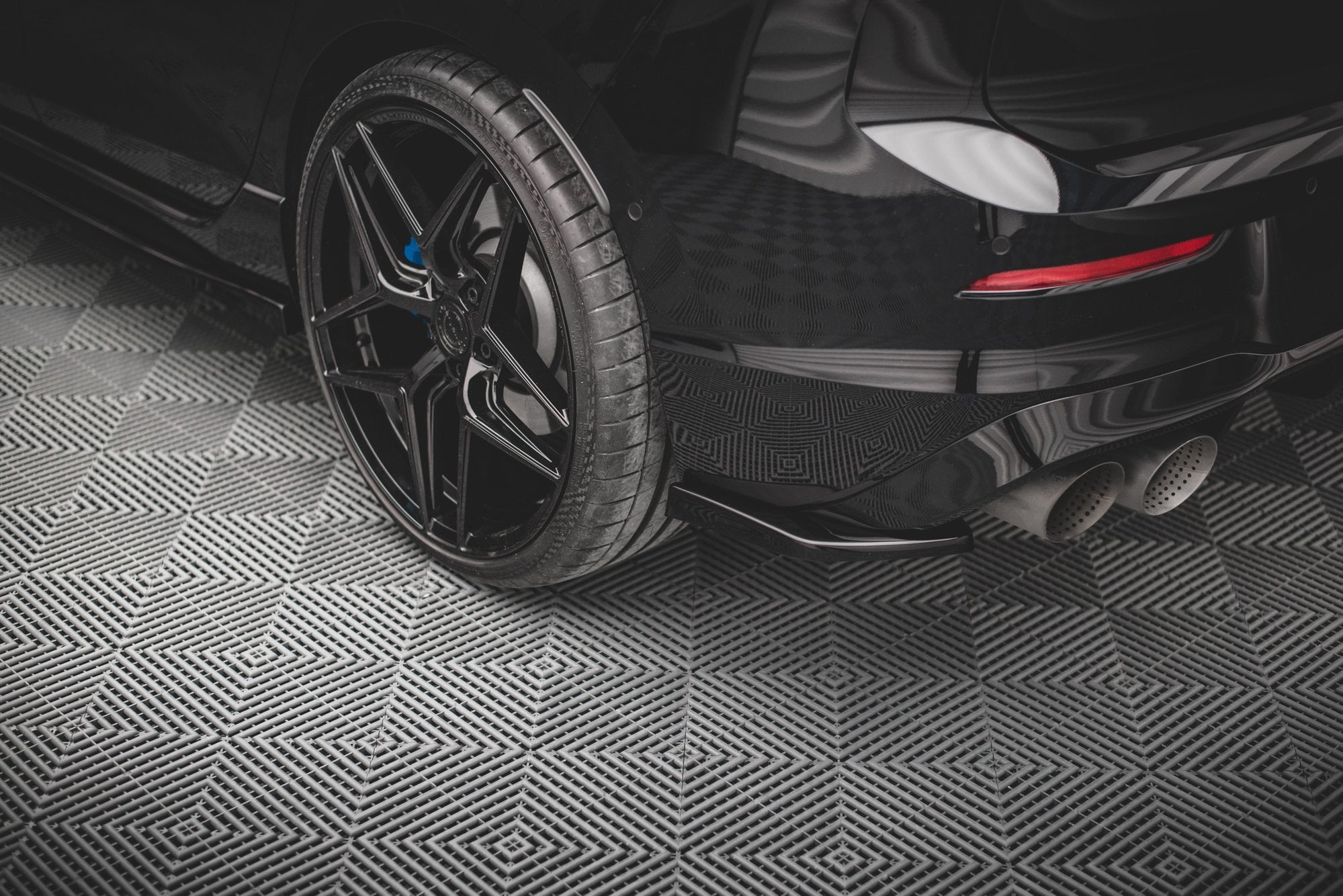 Rear-Side-Splitters-V.2-For-Volkswagen-Golf-R-MK8-GB