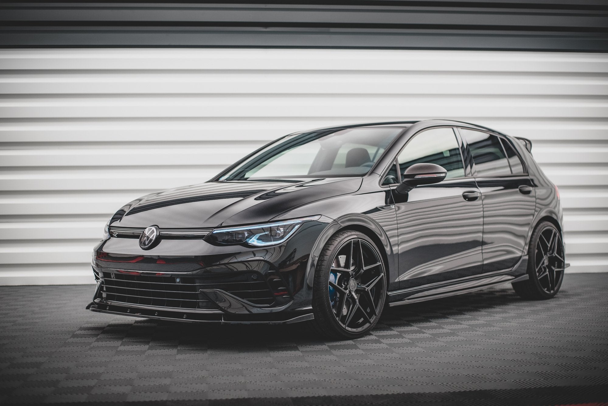 Side-Skirts-Diffusers-V.2-Volkswagen-Golf-R-MK8-GB