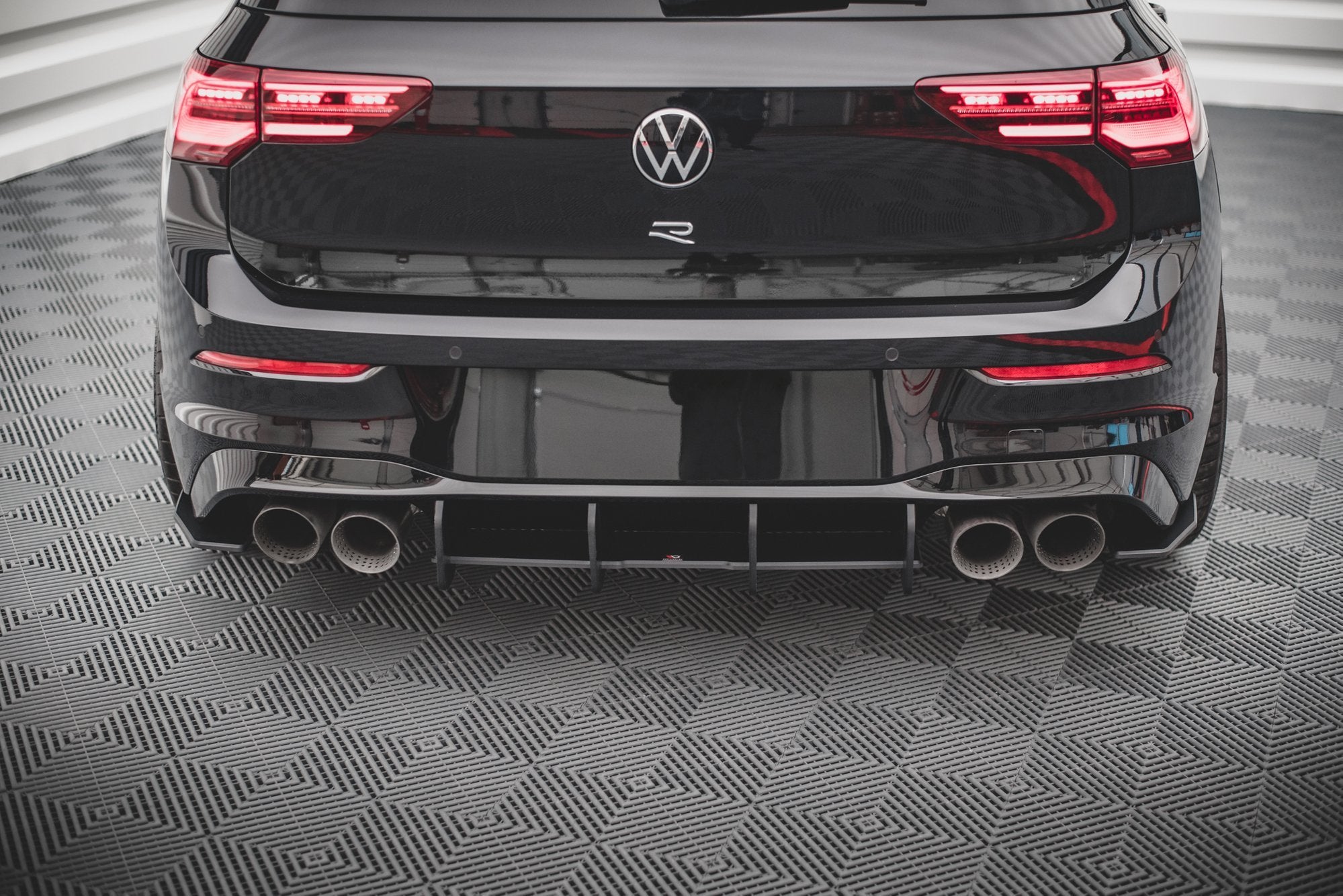 Street-Pro-Rear-Diffuser-Volkswagen-Golf-R-MK8---Black
