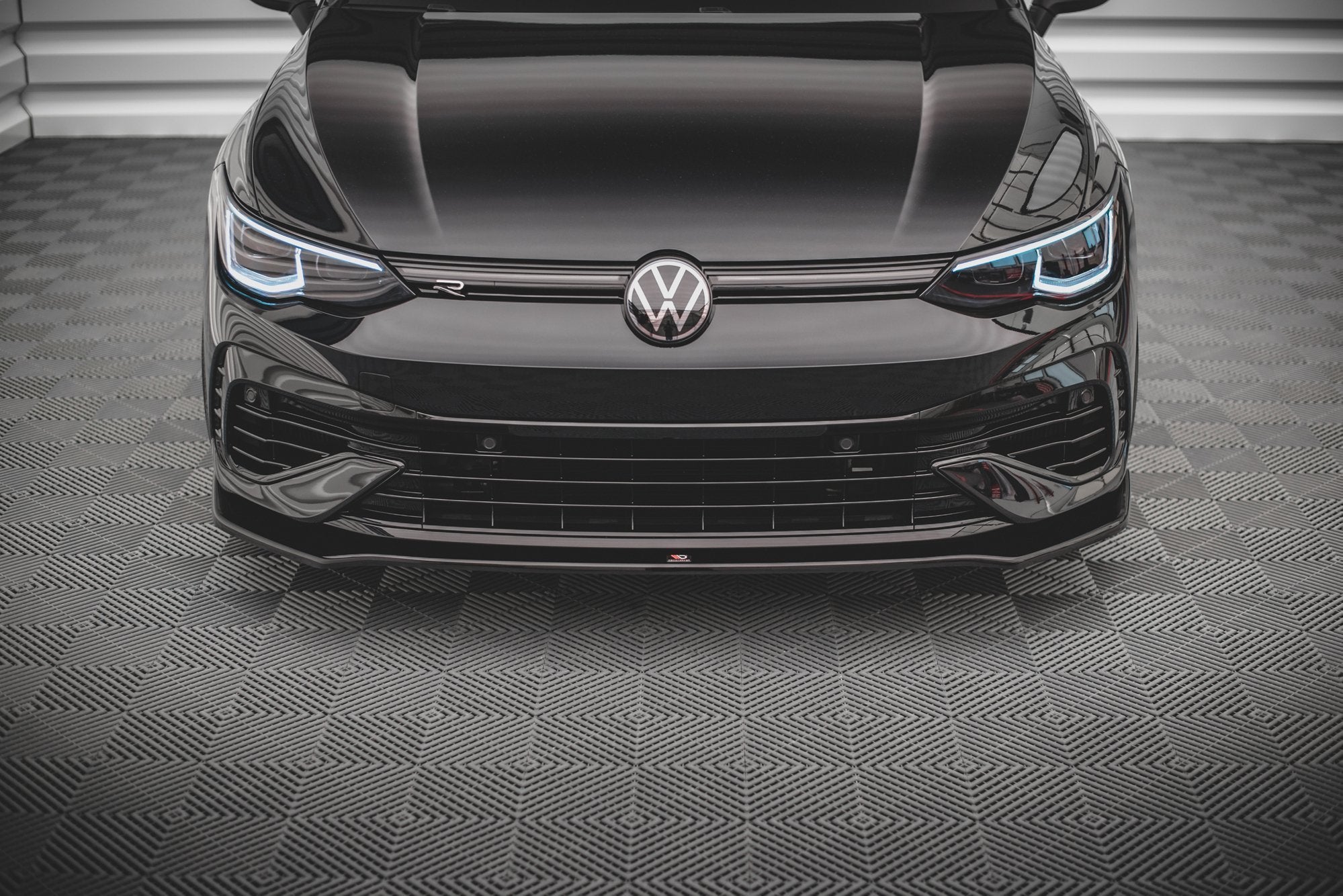 Front-Splitter-V.3-Volkswagen-Golf-R-MK8---Gloss-Black