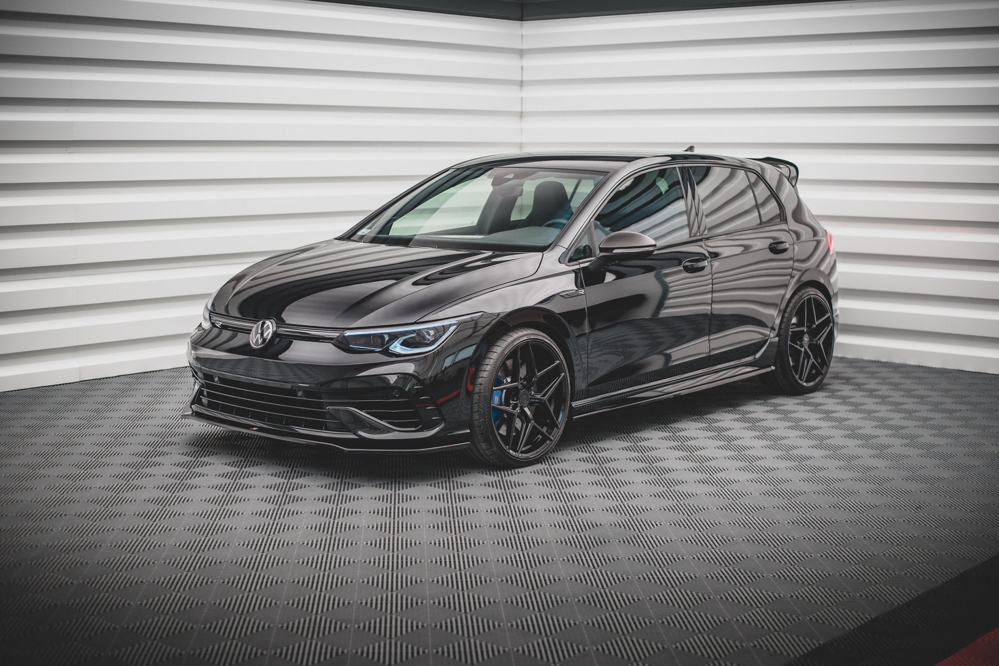 Front-Splitter-V.3-Volkswagen-Golf-R-MK8---Gloss-Black