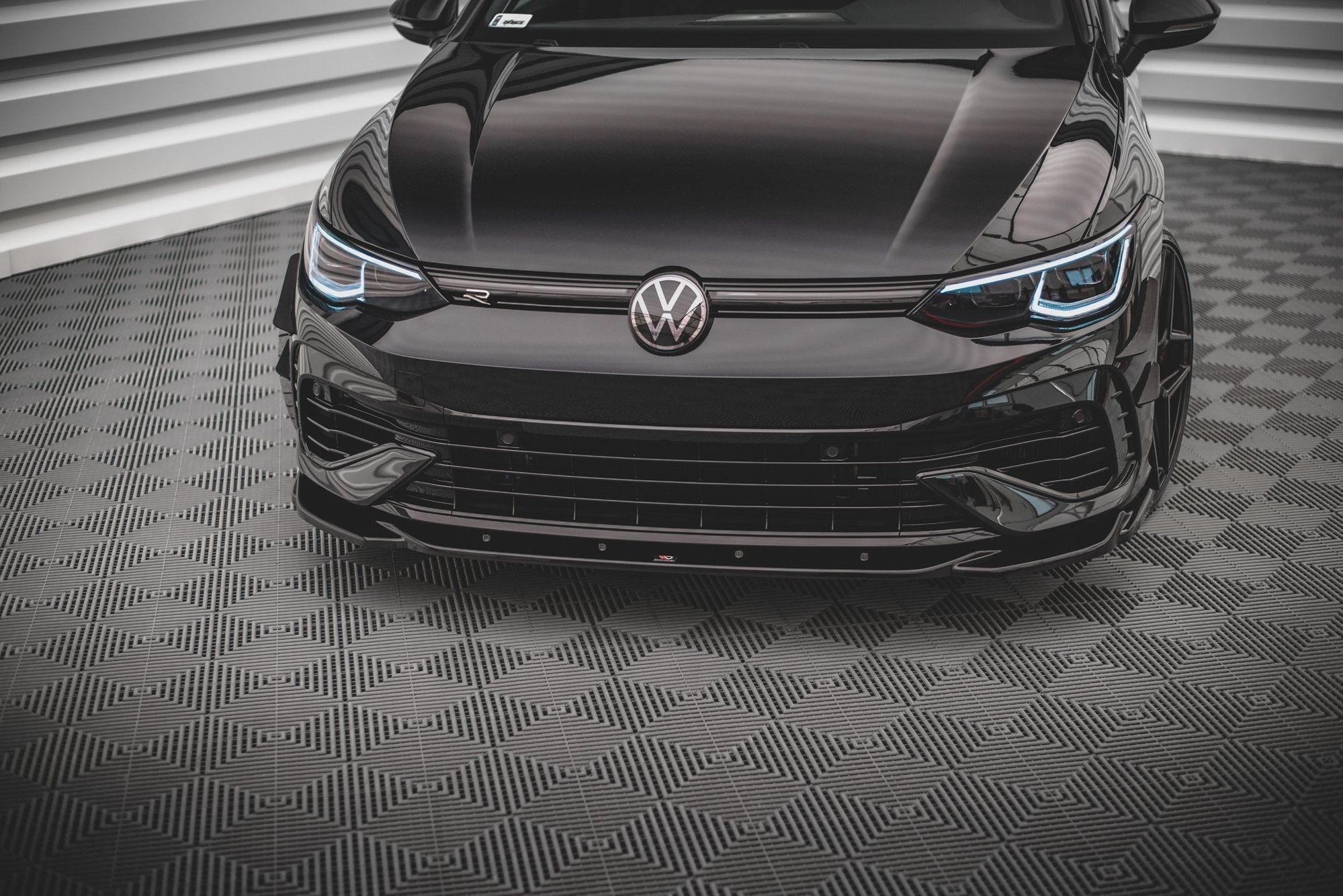 Front-Splitter-V.4-Volkswagen-Golf-R-MK8---Gloss-Black
