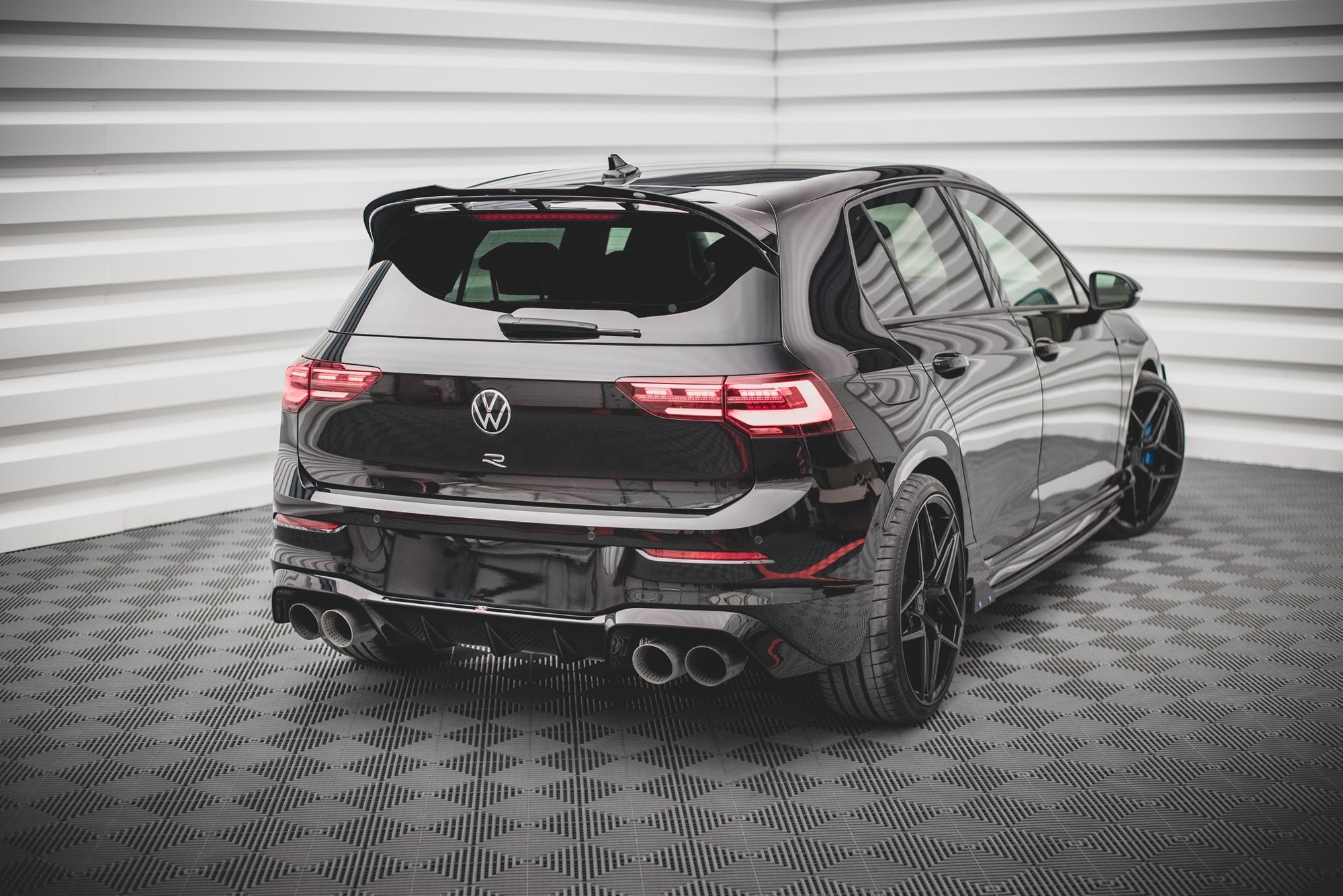 Rear-Valance-V.1-Volkswagen-Golf-R-MK8---Gloss-Black
