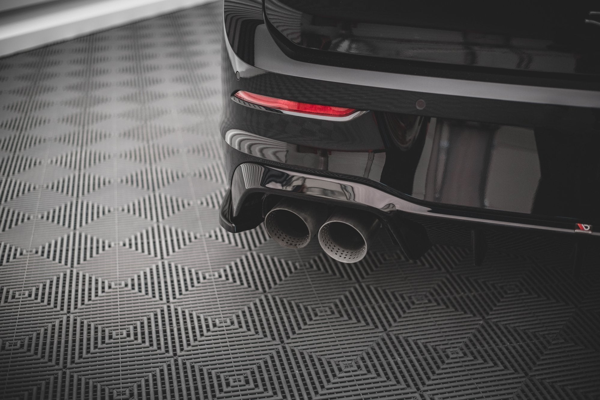 Rear-Side-Splitters-V.3-For-Volkswagen-Golf-R-MK8---Textured