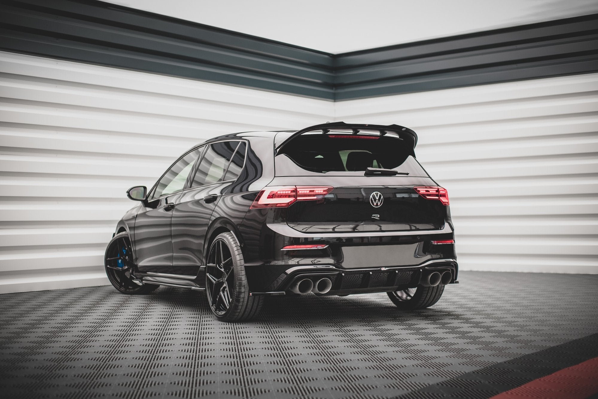 Rear-Side-Splitters-V.4-For-Volkswagen-Golf-R-MK8---Textured