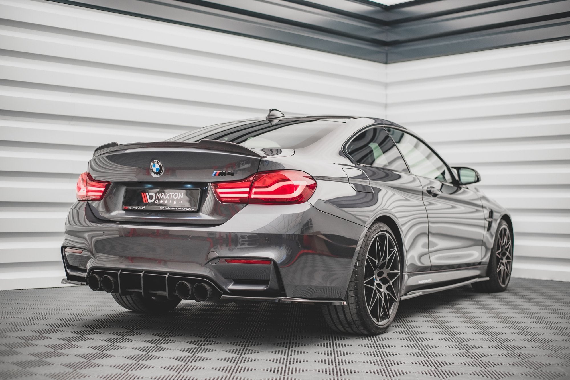 Street-Pro-Rear-Diffuser-BMW-M4-F82-Red-Line