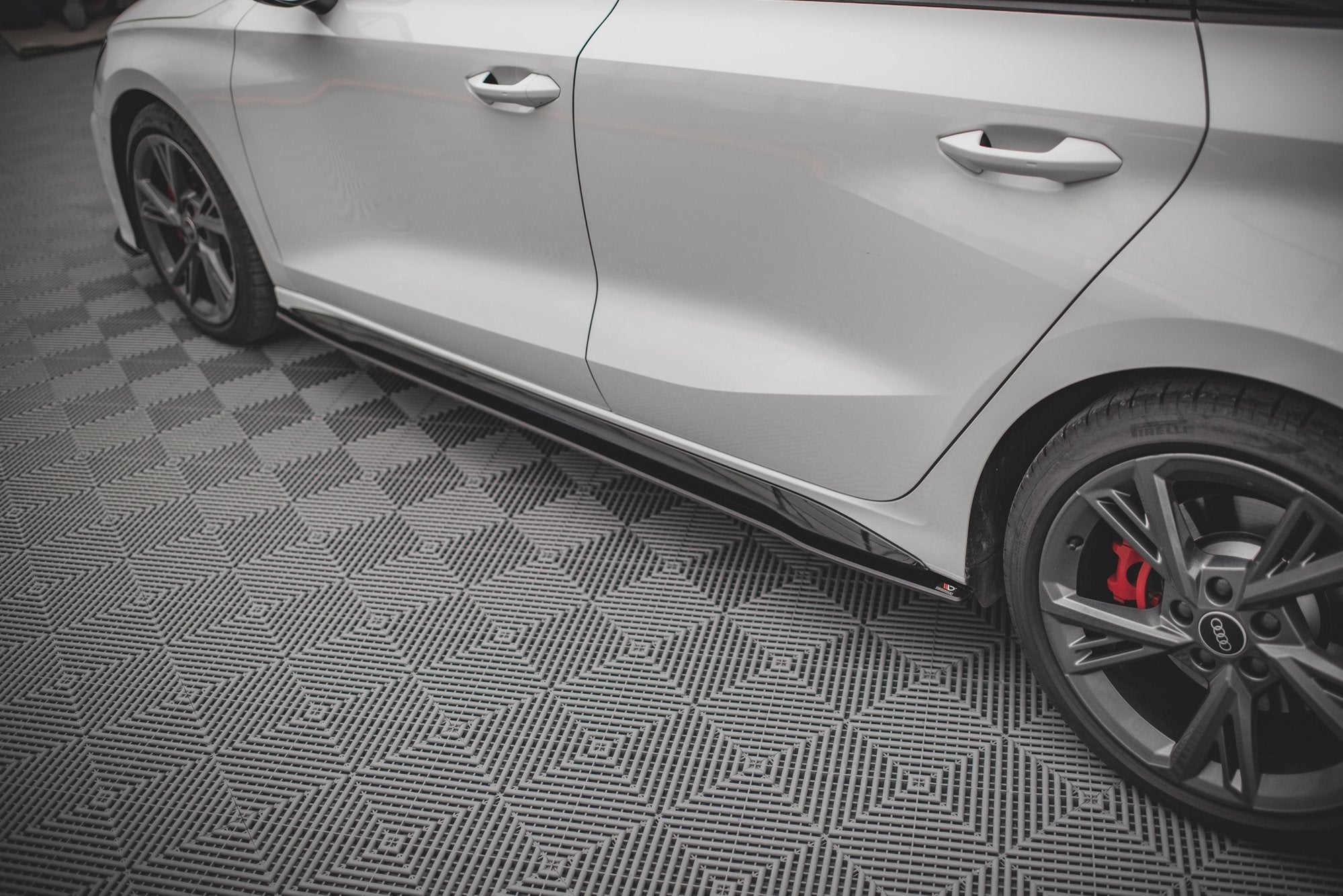 Street-Pro-Side-Skirts-Diffusers-Audi-S3-/-A3-S-Line-8Y-Blac