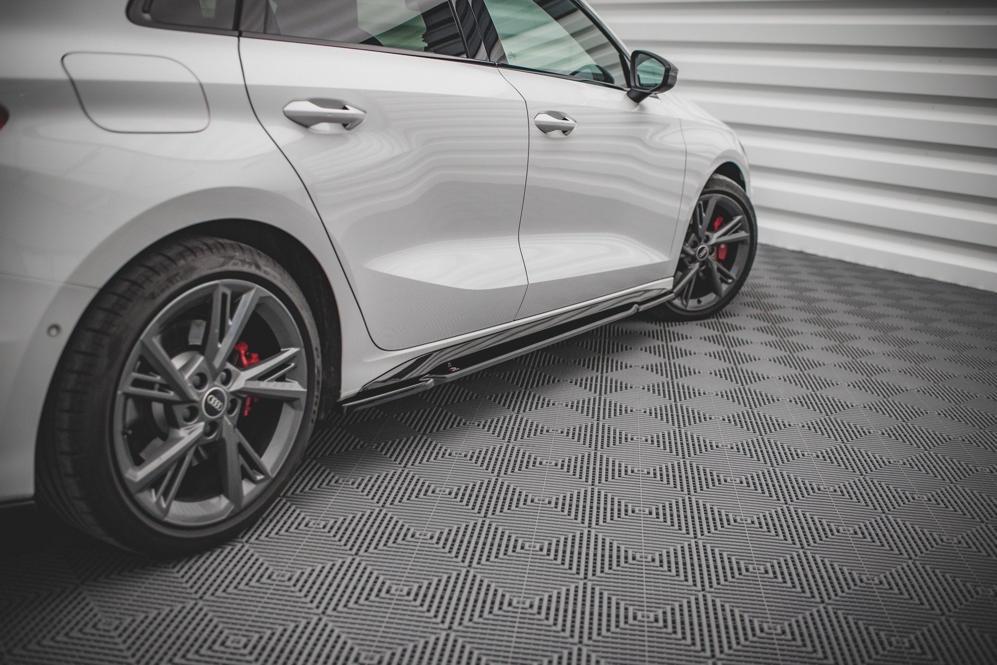 Side-Skirts-Diffusers-Audi-S3-/-A3-S-Line-8Y---Gloss-Black