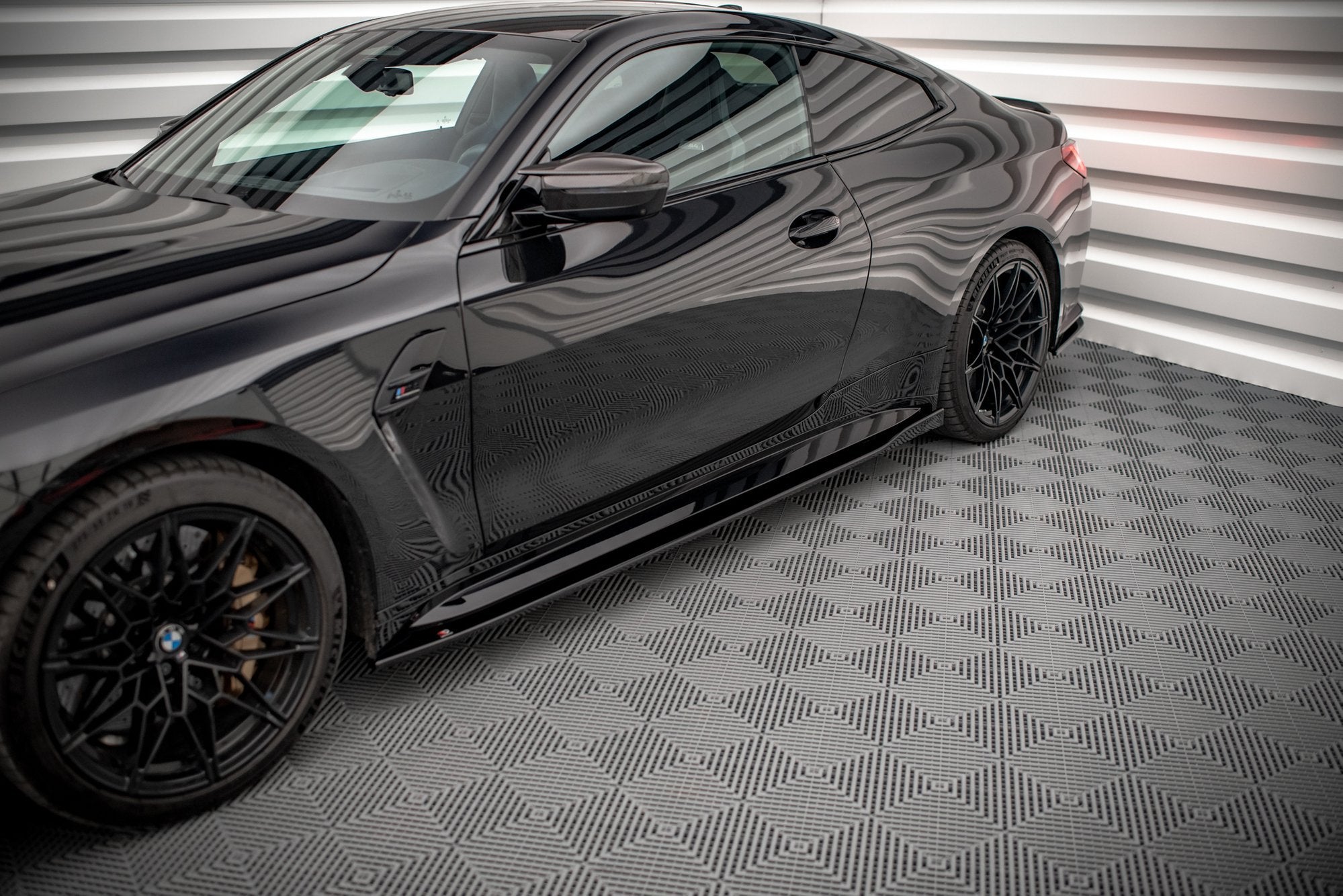 Side-Skirts-Diffusers-V.1-BMW-M4-G82---Gloss-Black
