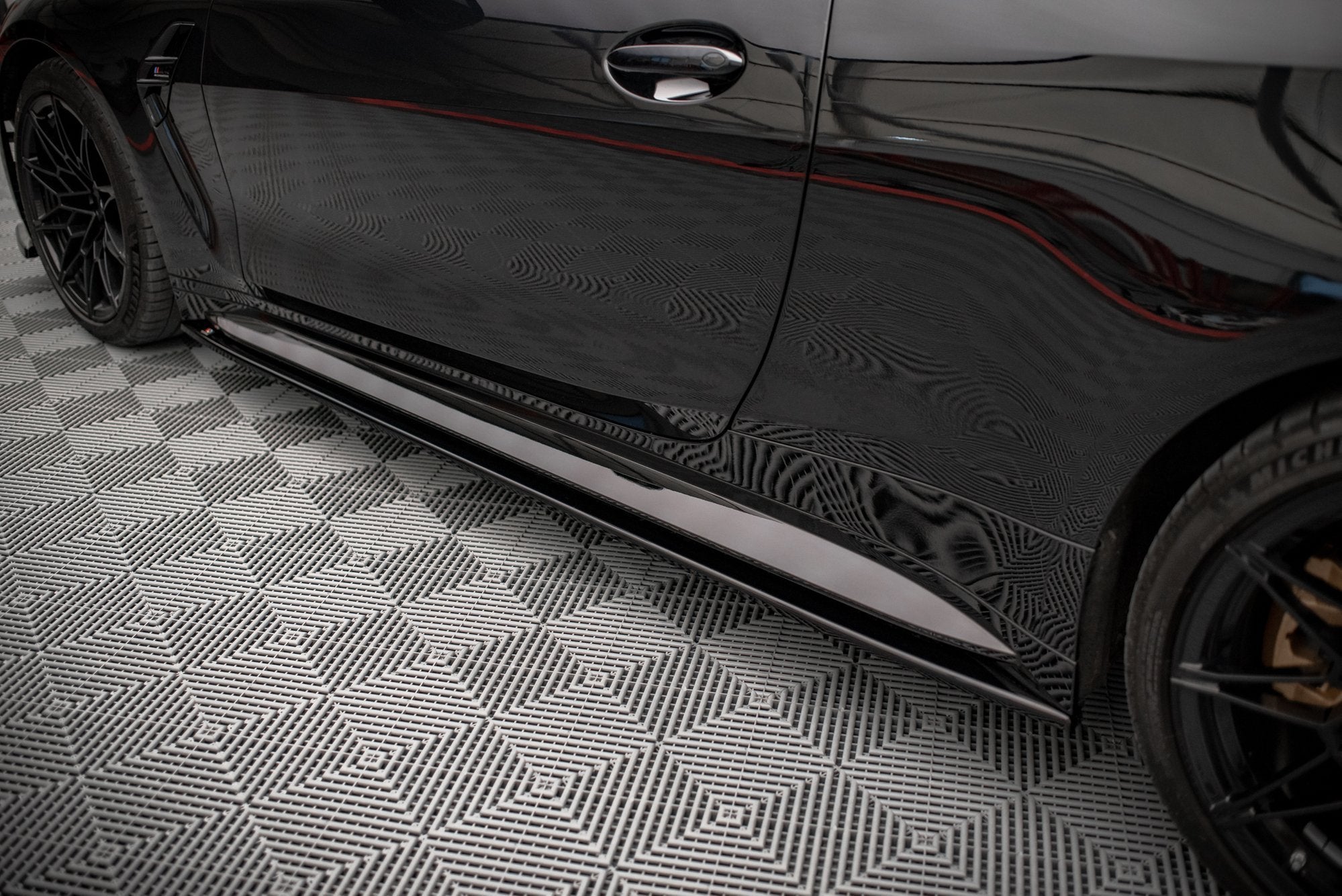 Side-Skirts-Diffusers-V.2-BMW-M4-G82---Gloss-Black
