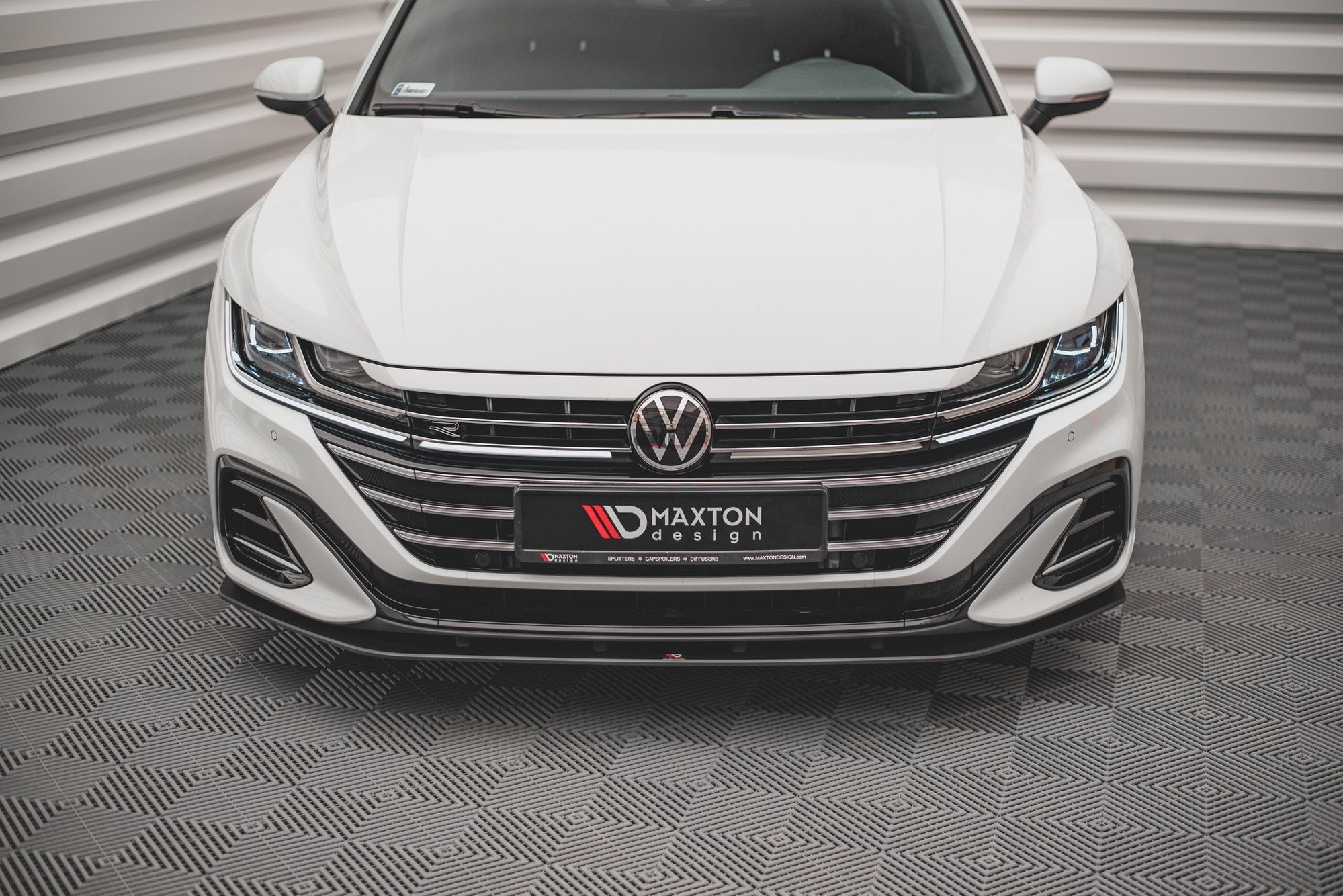 Street-Pro-Splitter-Volkswagen-Arteon-R-Line-Facelift-Black