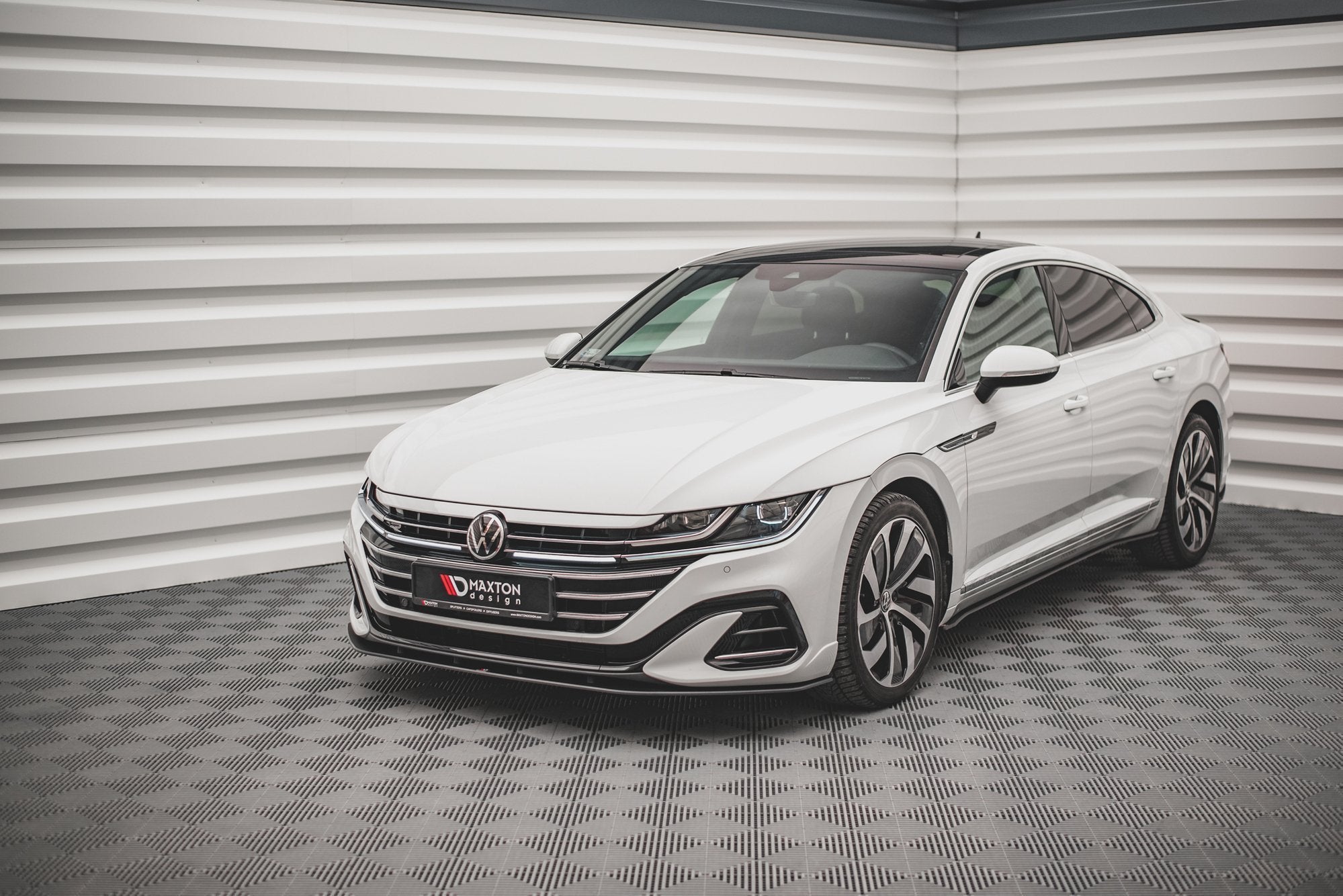 Street-Pro-Splitter-Volkswagen-Arteon-R-Line-Facelift-Black