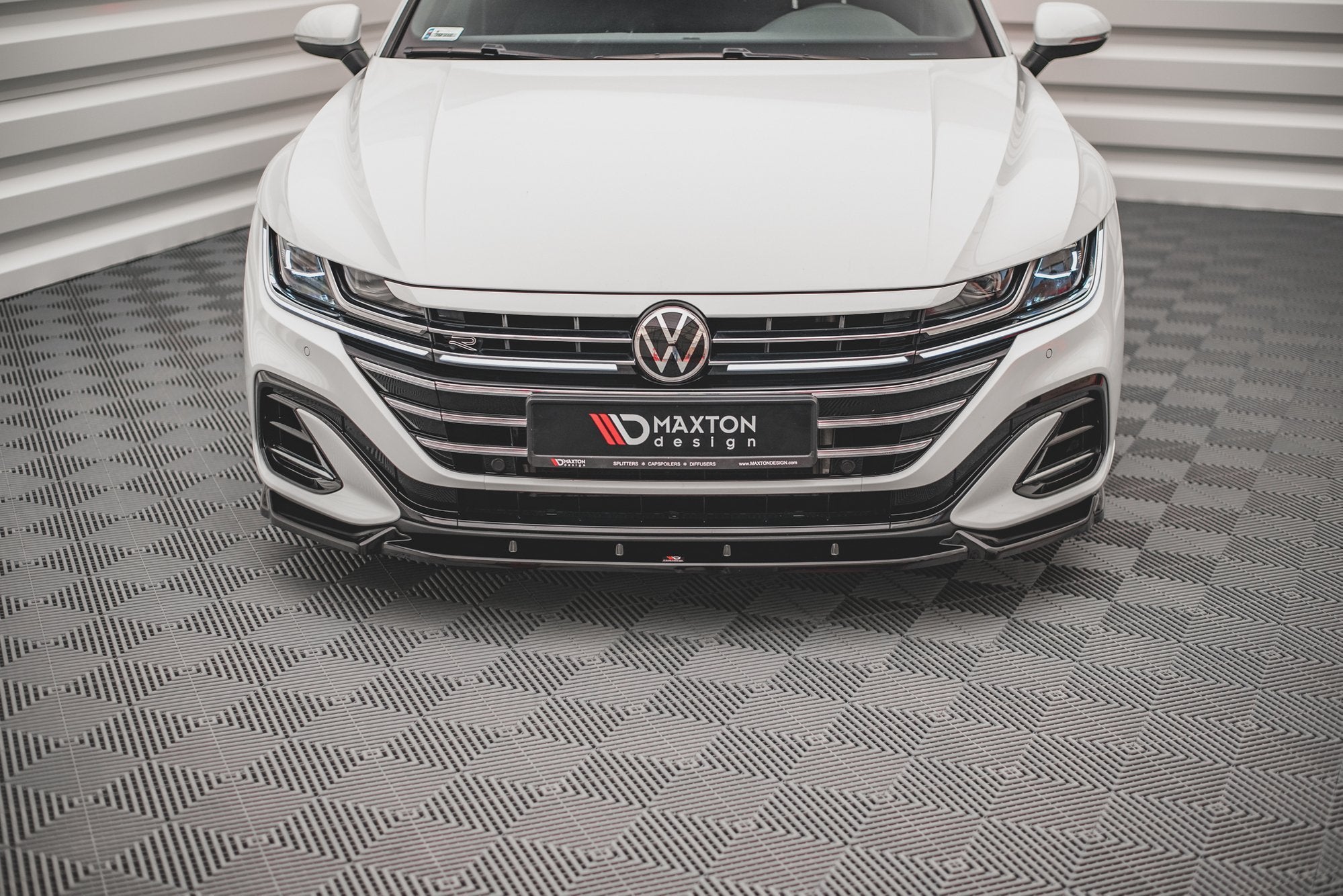 Front-Splitter-V.1-Volkswagen-Arteon-R-Line-Facelift-GB