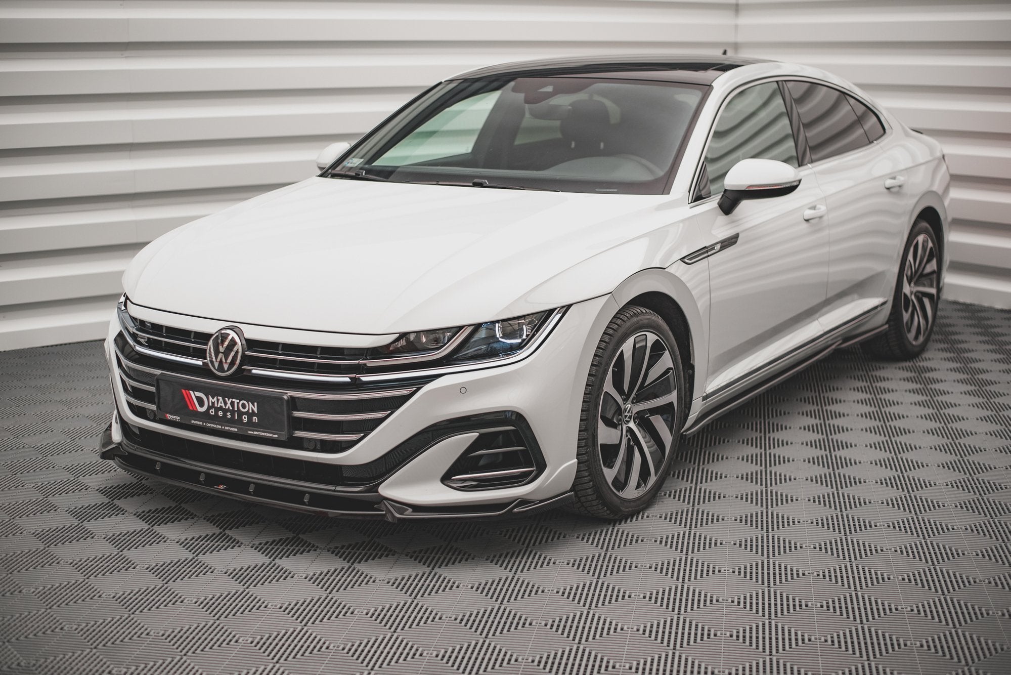 Front-Splitter-V.1-Volkswagen-Arteon-R-Line-Facelift-CL