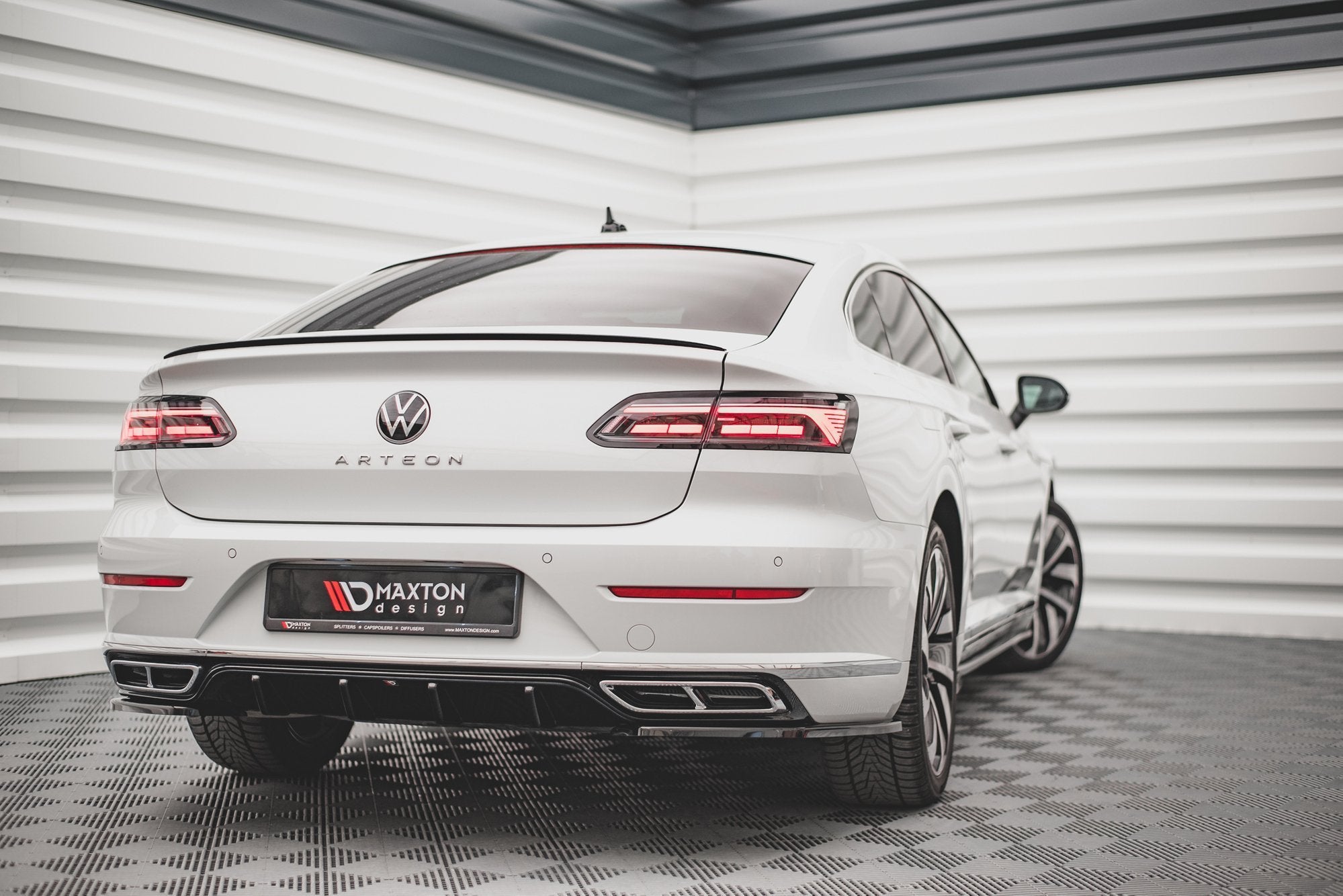 Rear-Valance-Volkswagen-Arteon-R-Line-Facelift---Textured