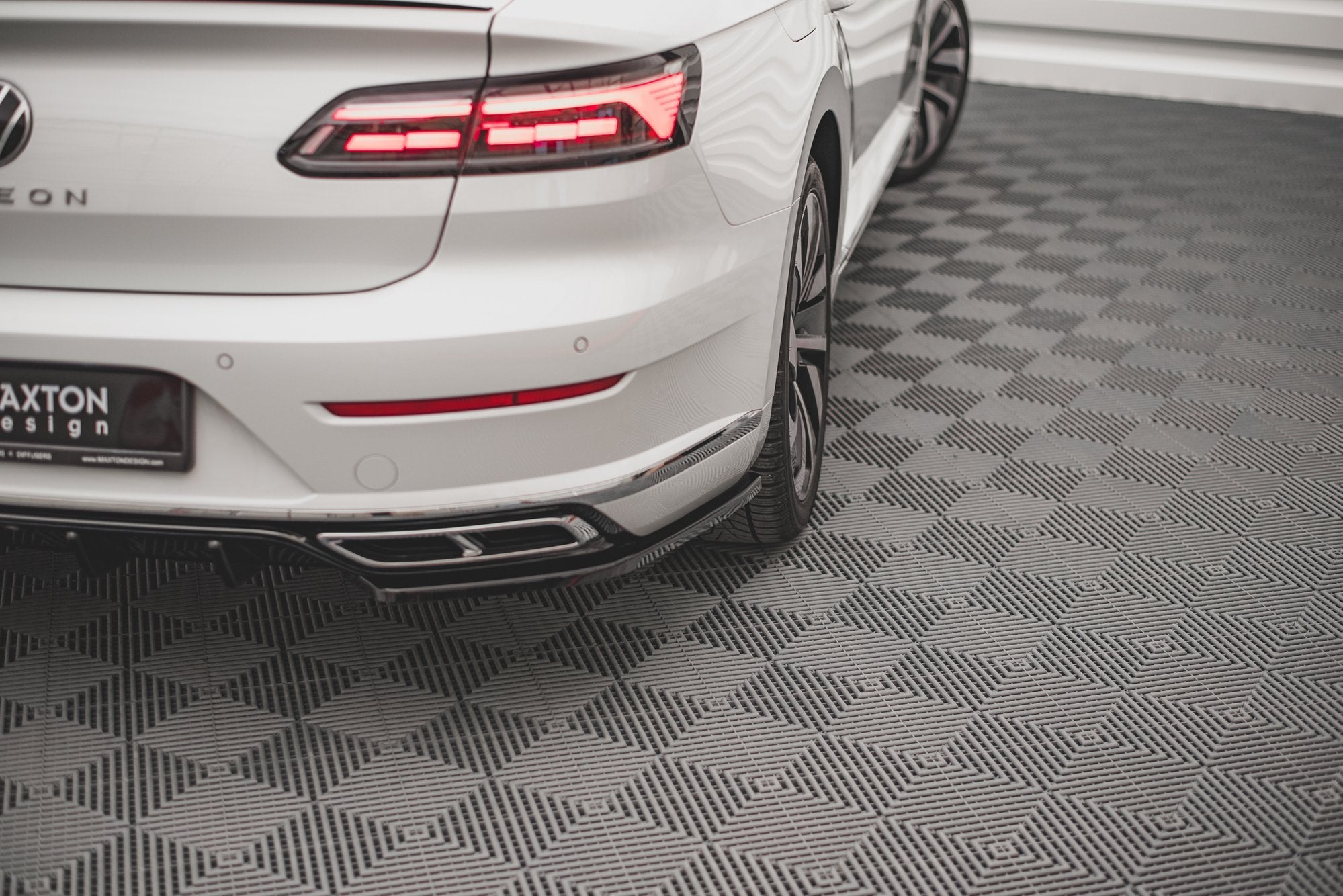 Rear-Side-Splitters-Volkswagen-Arteon-R-Line-Facelift-CL